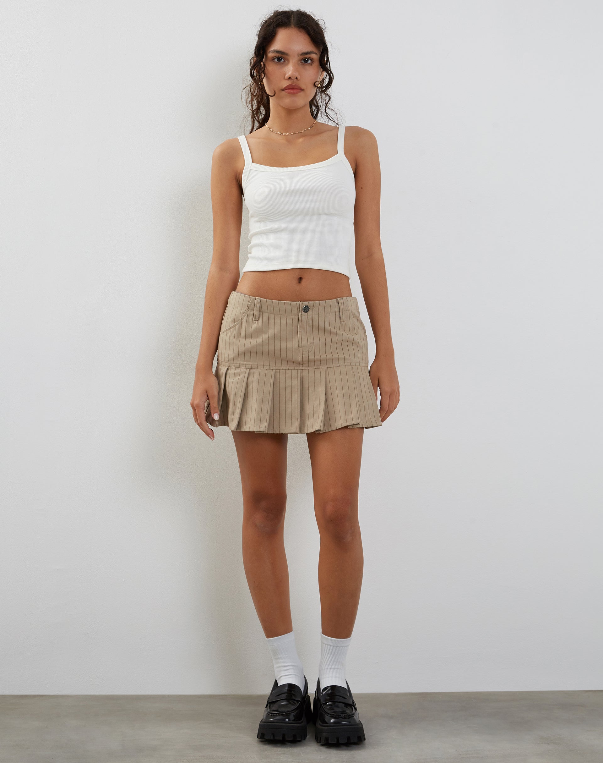 Image de Keripa Low Rise Pleated Mini Skirt in Stone Pinstripe