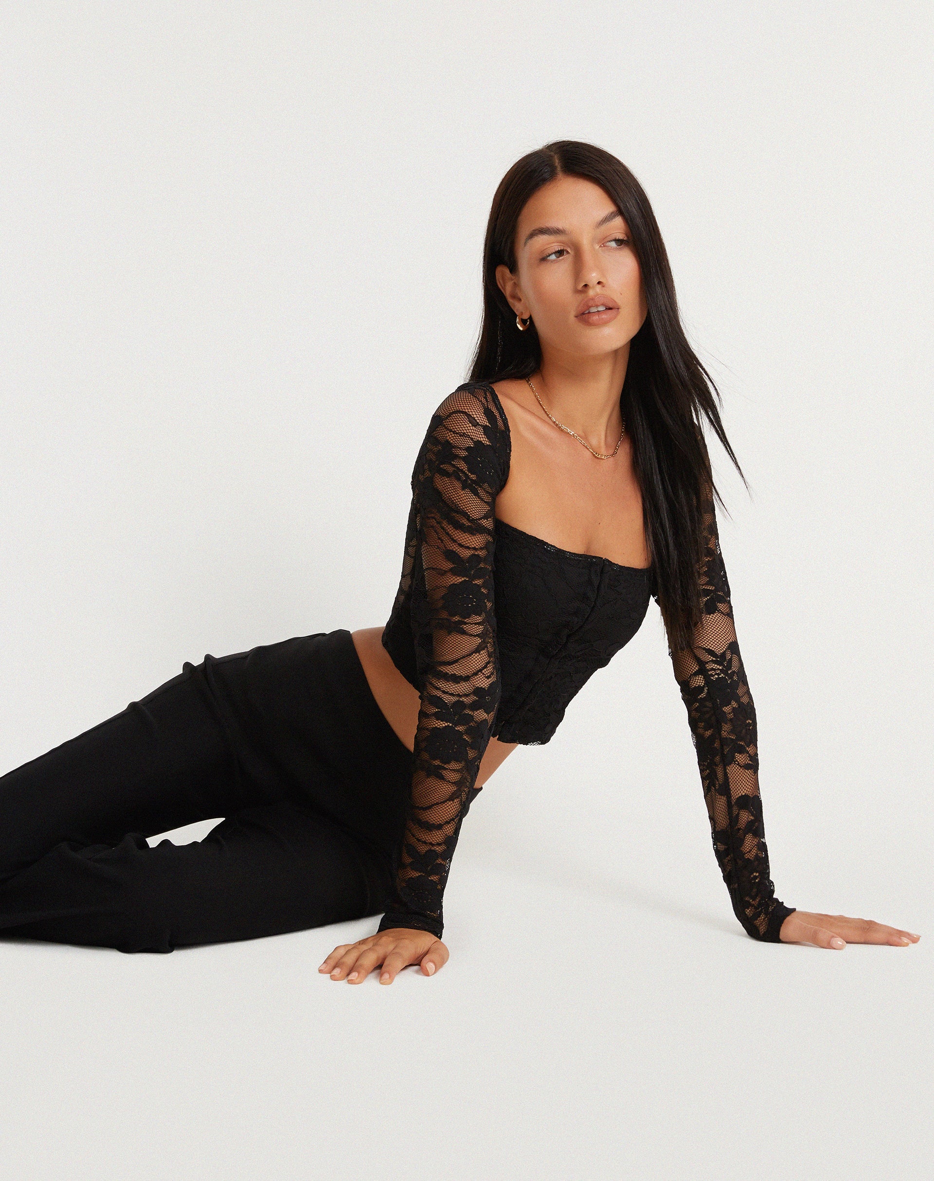 image de Khalifa Long Sleeve Top in Lace Black