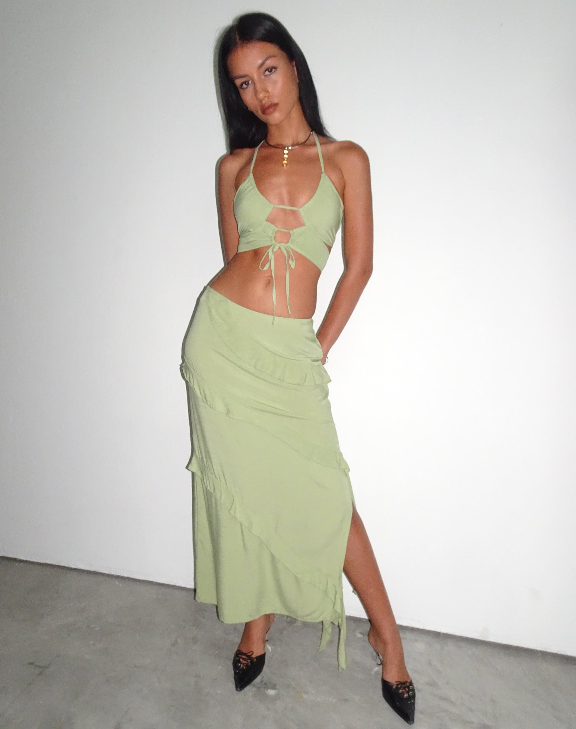 Image de Varena Low Rise Ruffle Maxi Skirt in Mint Sage