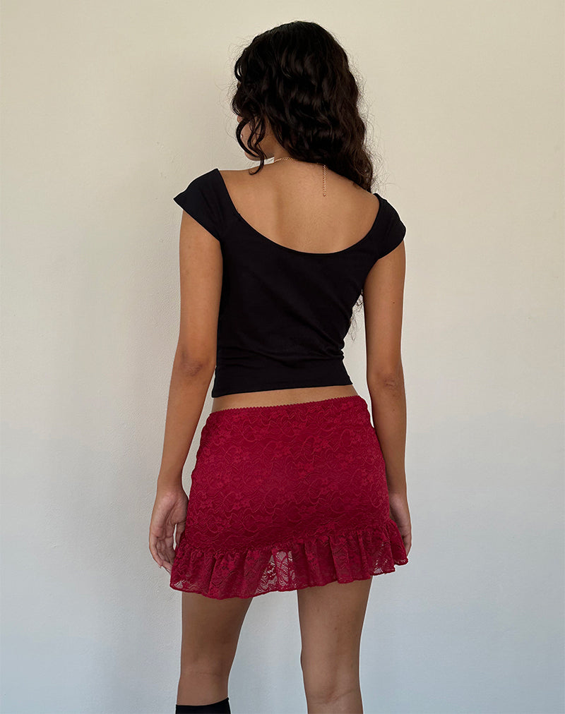 Image de la mini-jupe Krecia en dentelle rouge foncé