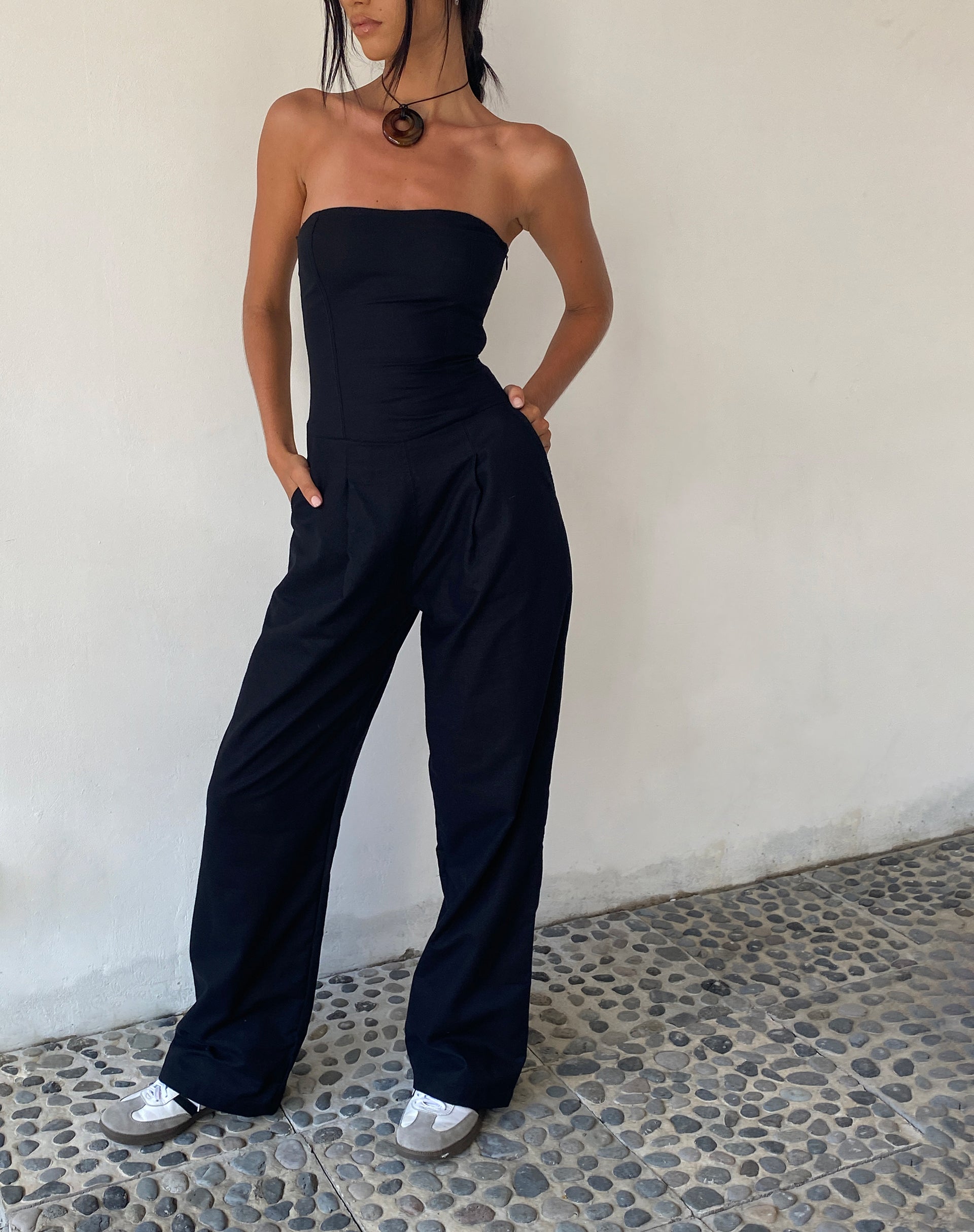 Image de MOTEL X JACQUIE Combinaison bandeau Kyaria en noir