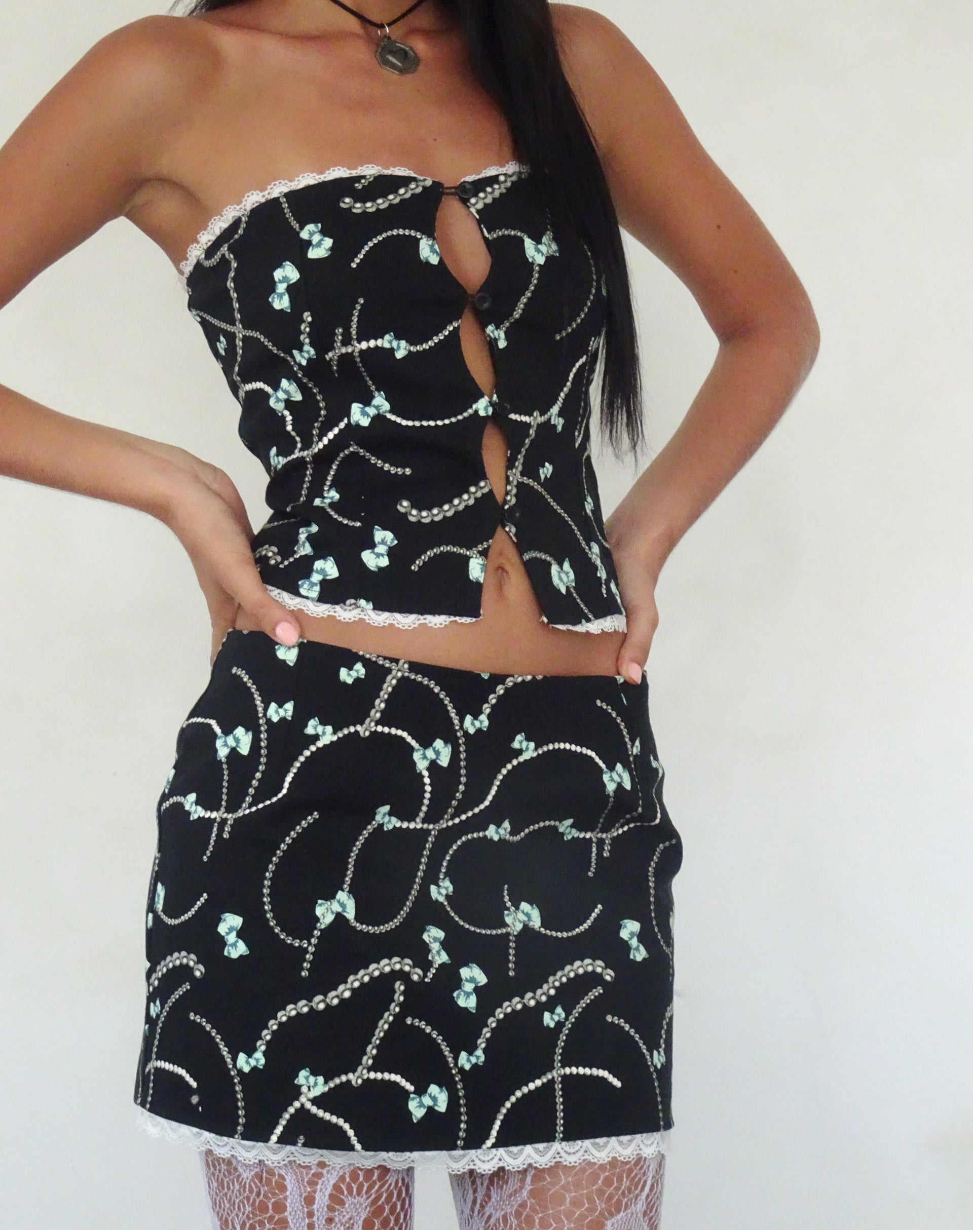 Image de Lacur Corset bandeau noir avec impression de perles et de nœuds