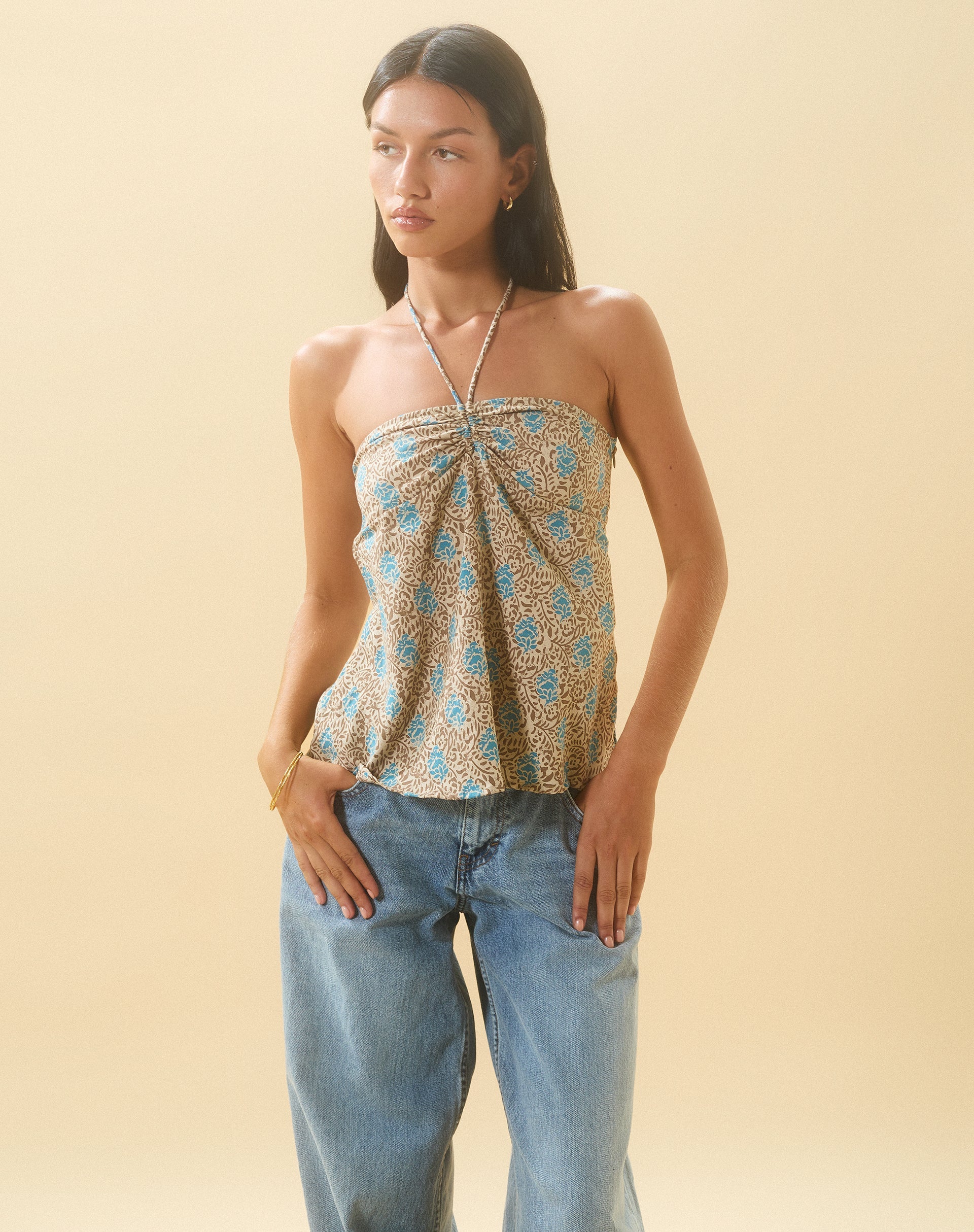 image de Laeri Halterneck Top in Bohemian Batik Blue Brown