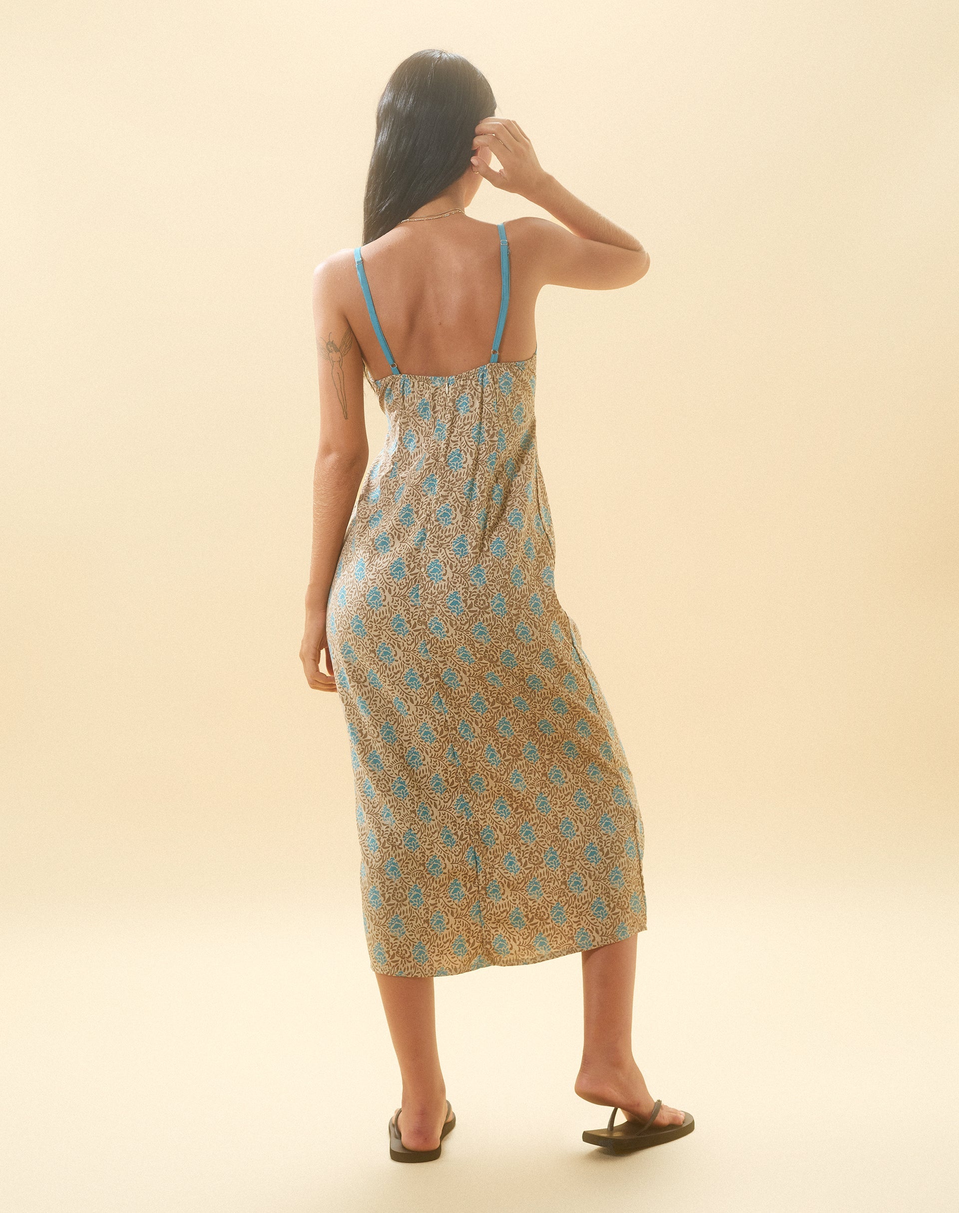 image de Lalu Midi Dress in Bohemian Batik Blue Brown