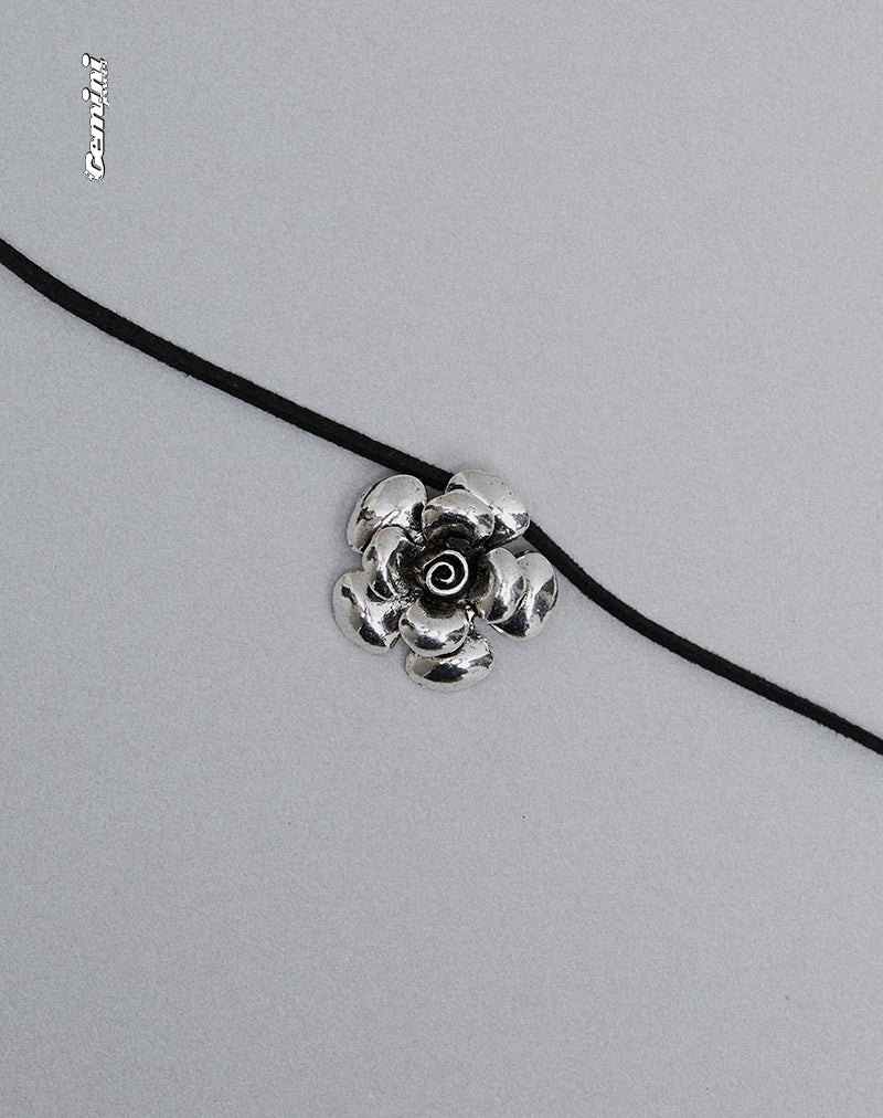 Image du collier de roses en cordon Lana de Gemini Jewels
