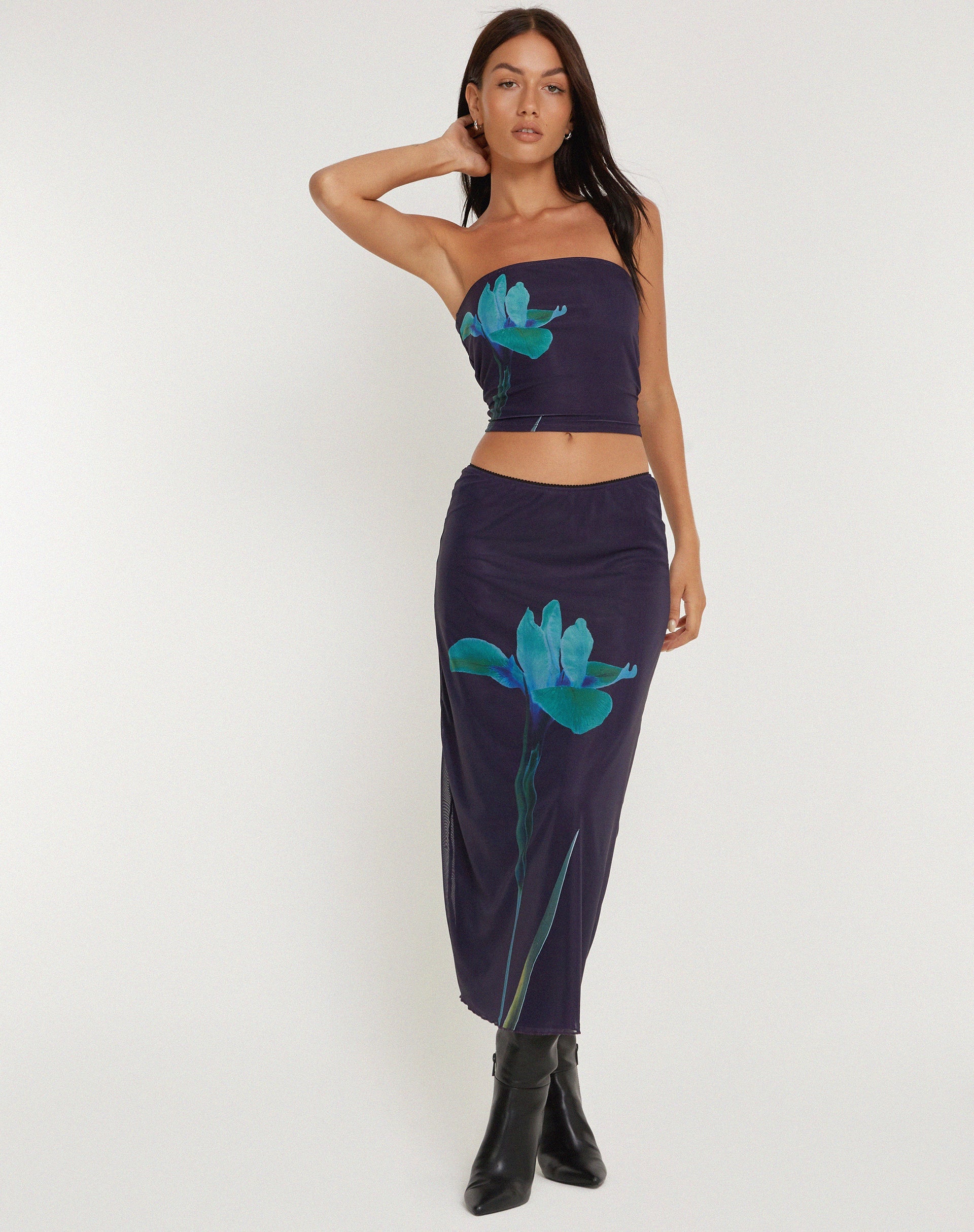 Image de Shae Mesh Bandeu Top in Navy Flower