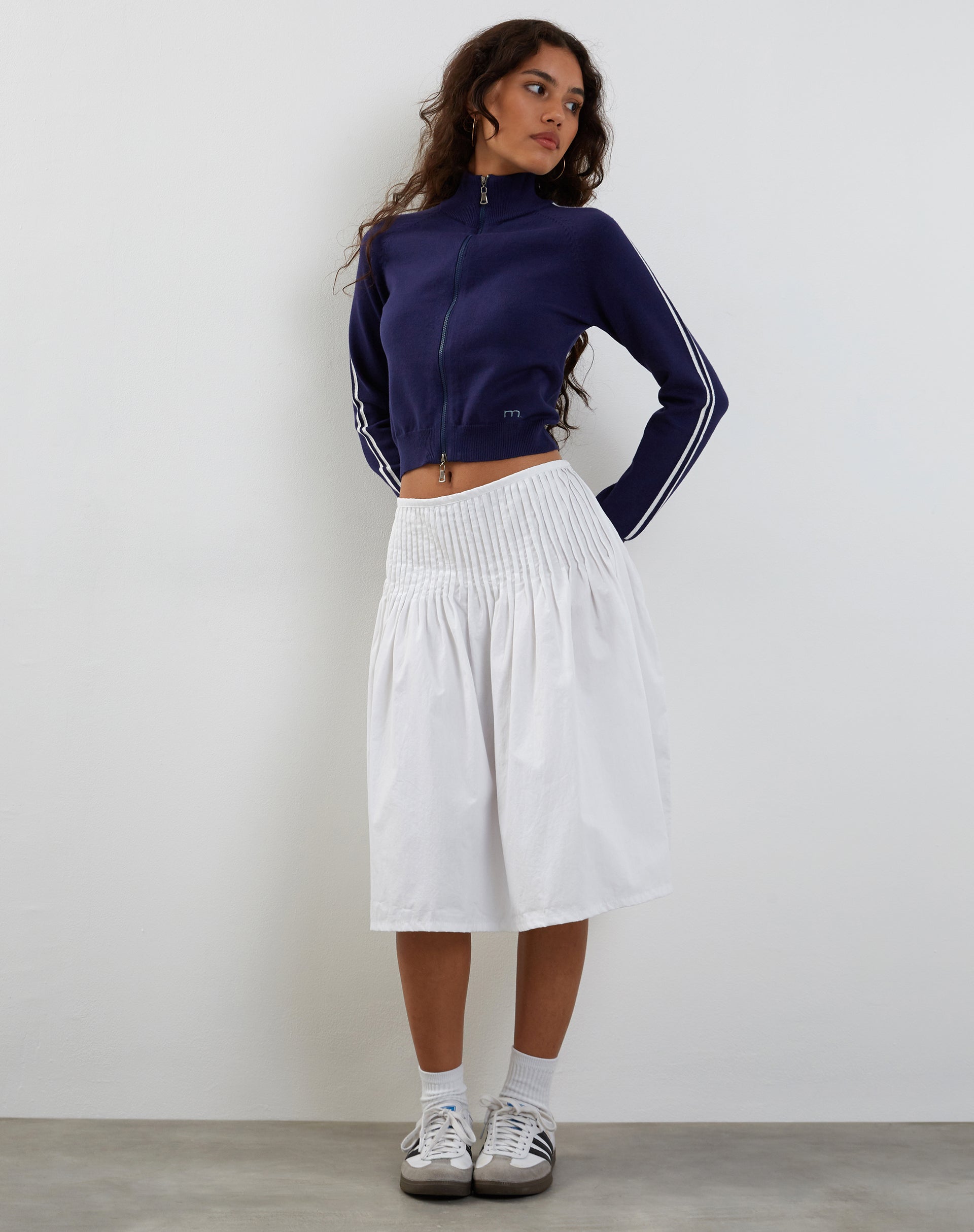 Image of Lennon Knitted Jacket in Navy with White Stripe (Veste en tricot à rayures blanches)