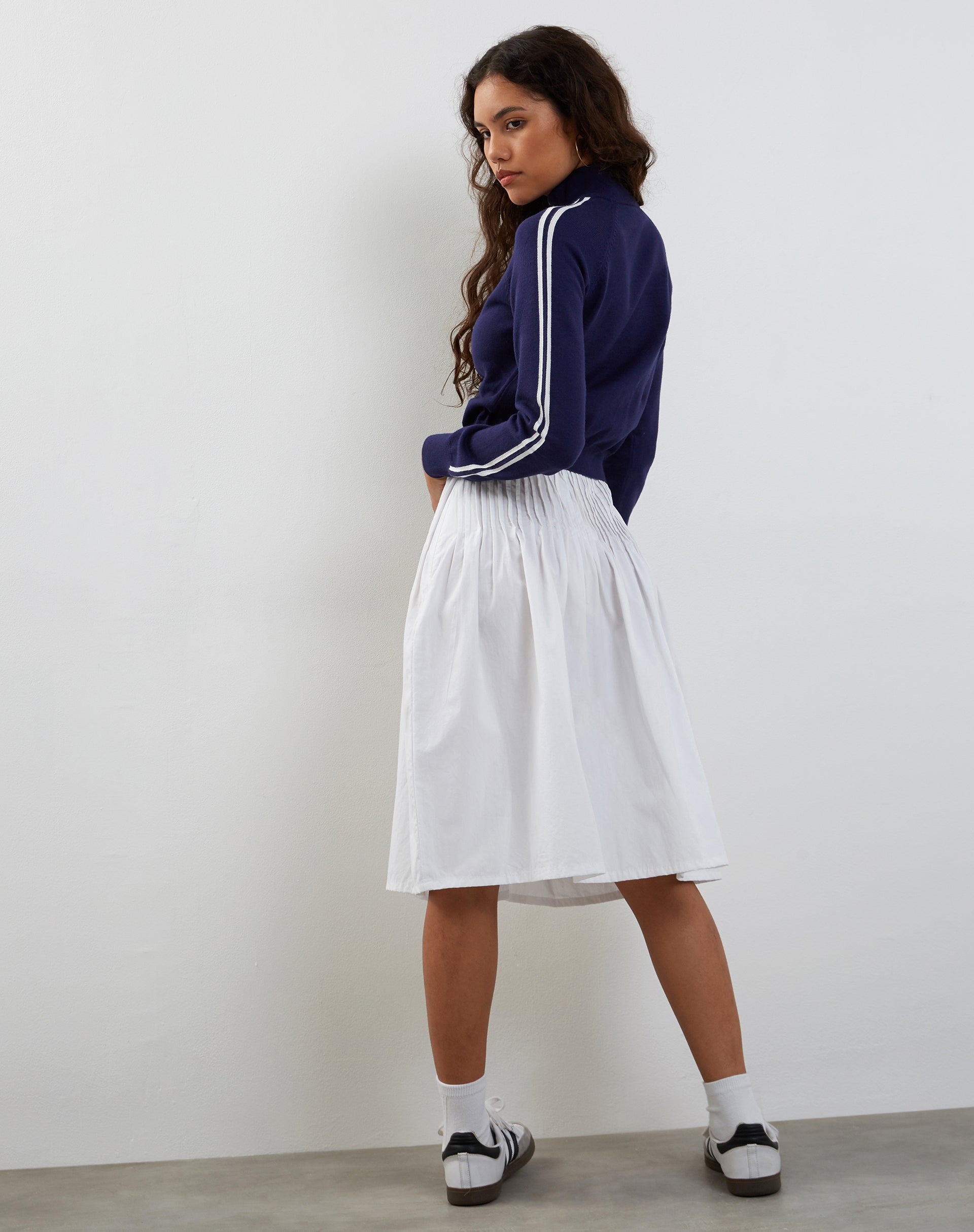 Image of Lennon Knitted Jacket in Navy with White Stripe (Veste en tricot à rayures blanches)