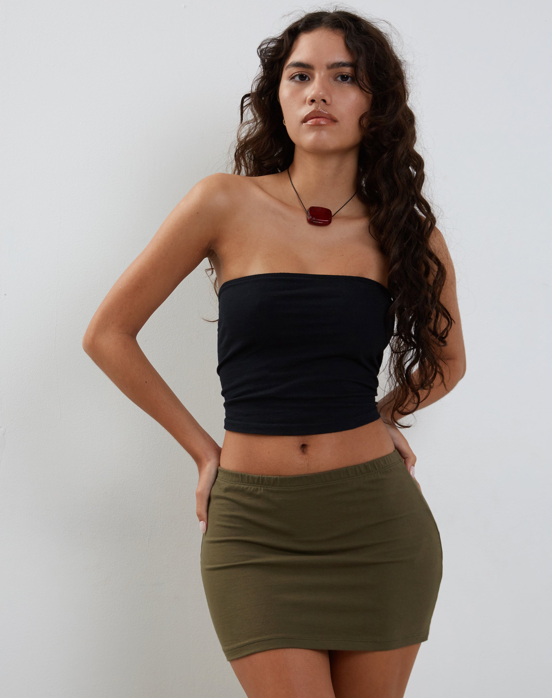 Image de la mini-jupe Lidya en lycra kaki