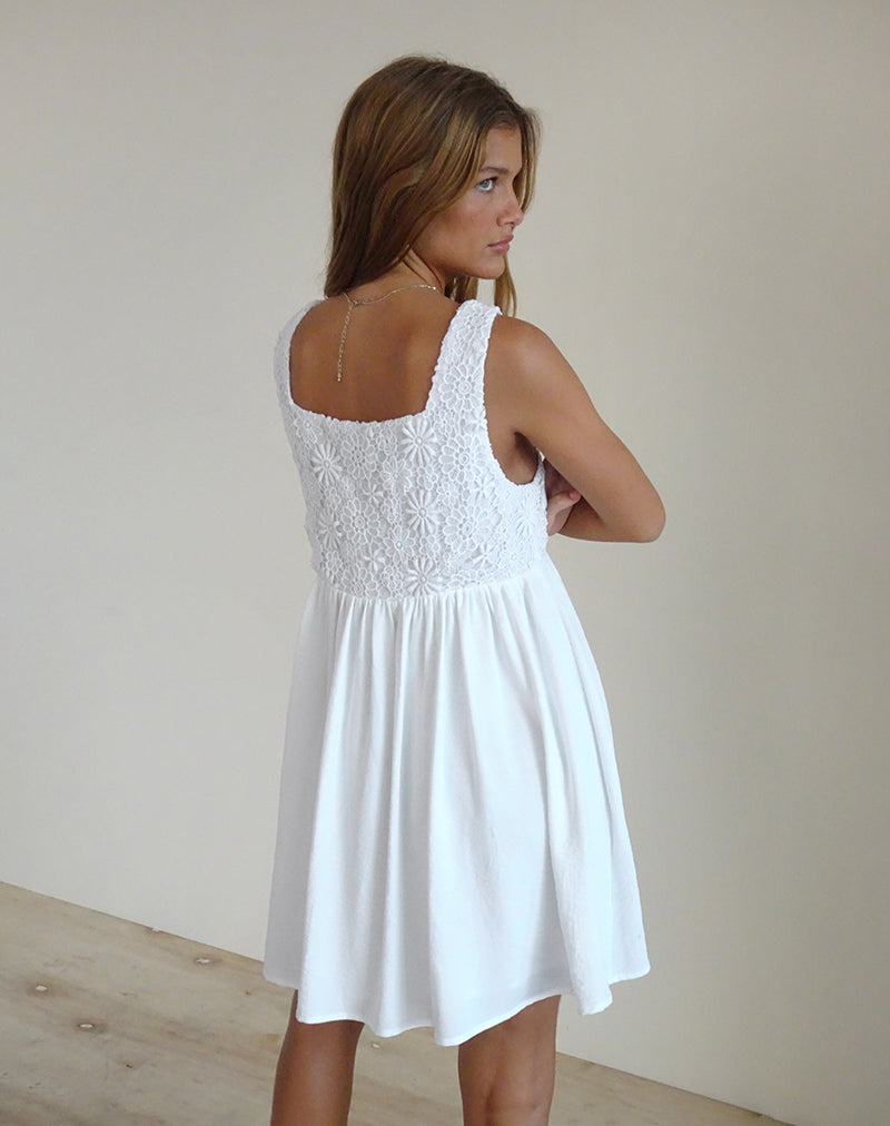 Image de la mini robe Liselotte en ivoire