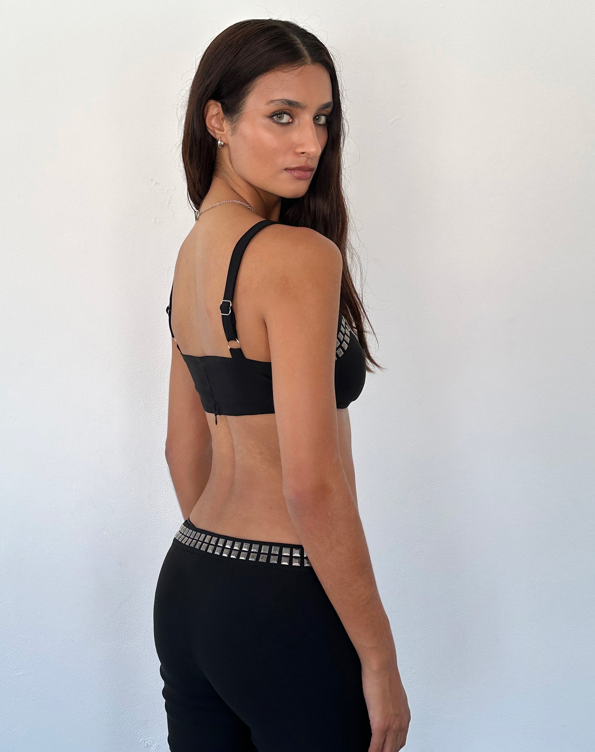 Image de Liu Bralette cloutée en noir Tailoring