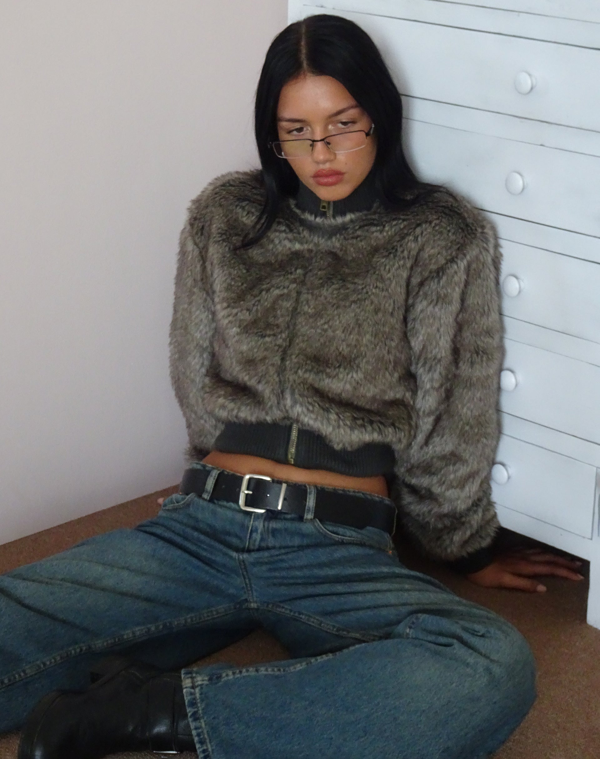 Image de la veste Lovina en fausse fourrure marron