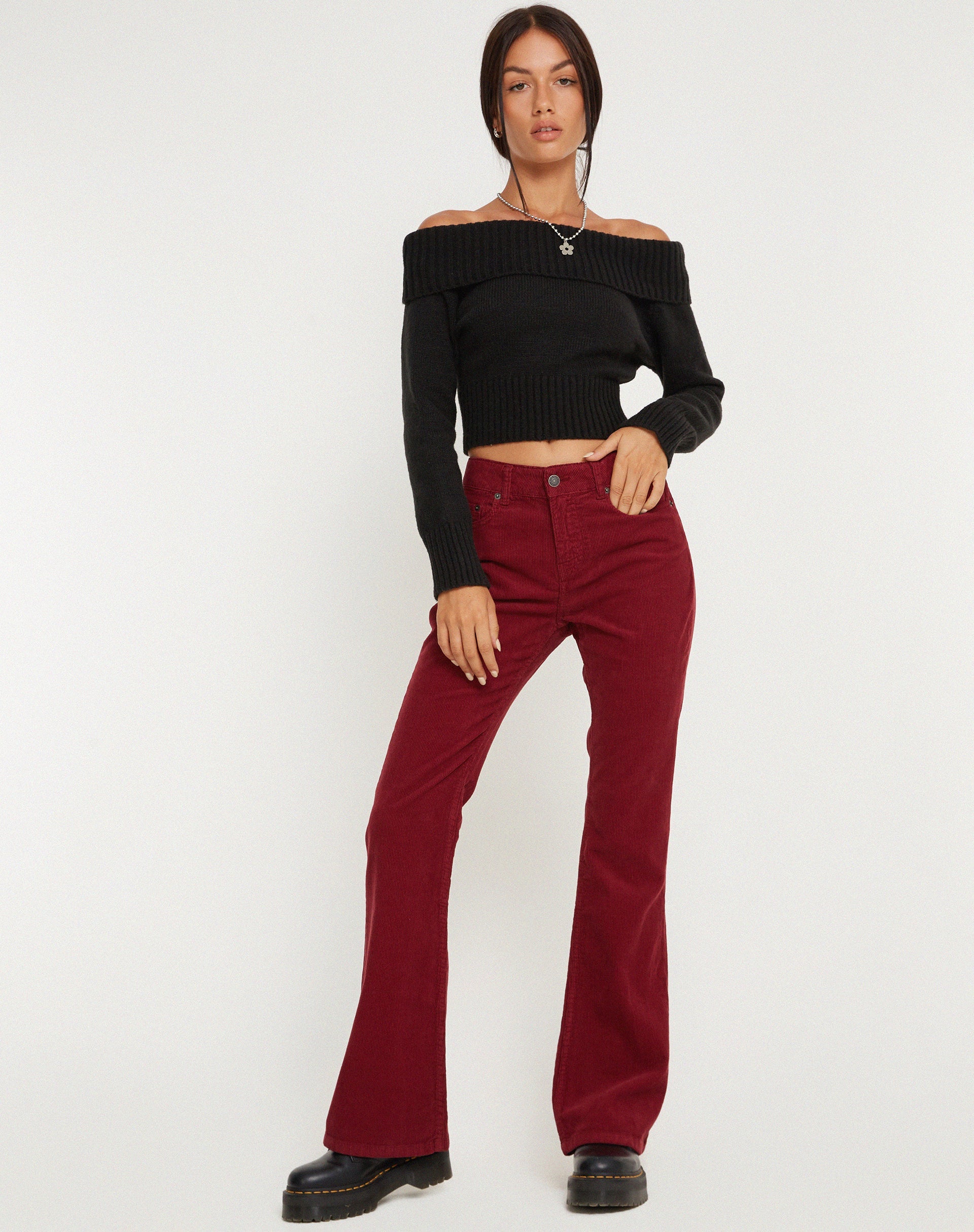 Image de Jeans Bootleg à taille basse en Cord Maroon