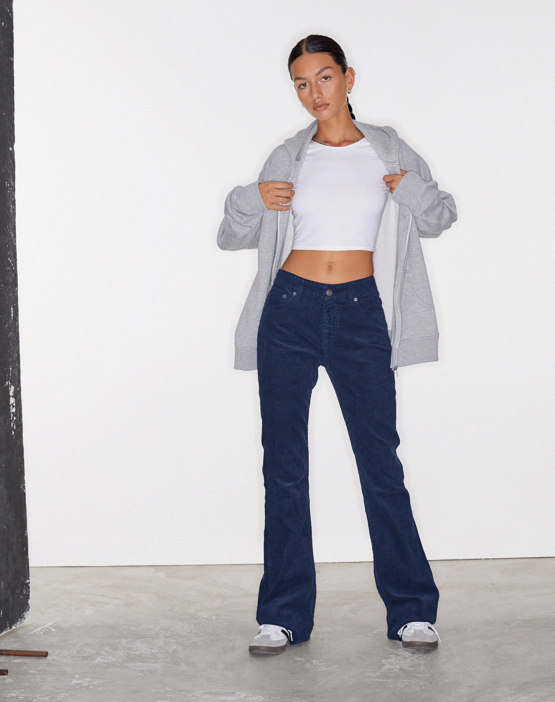 Image de Jeans Bootleg à taille basse en Cord Navy