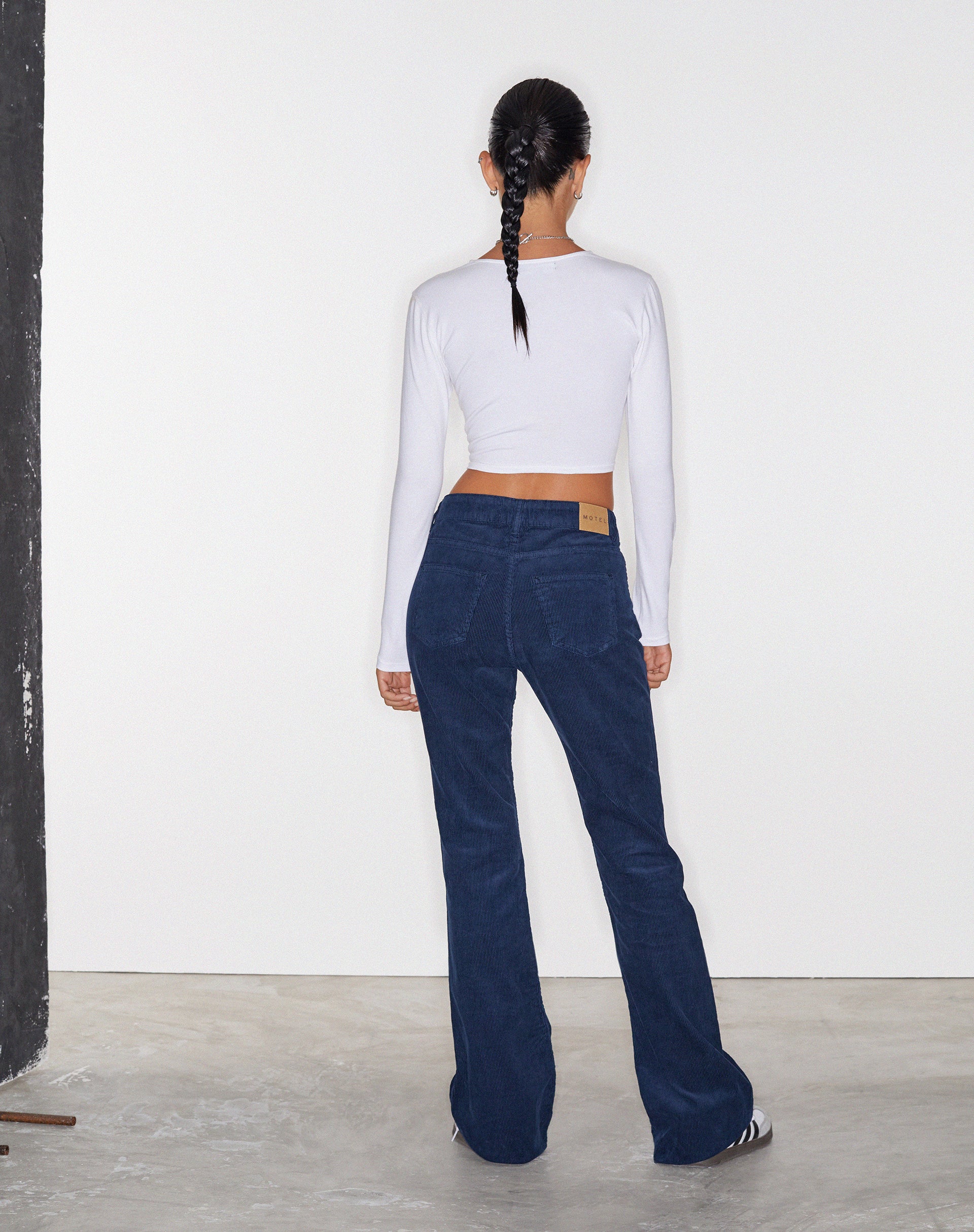 Image de Jeans Bootleg à taille basse en Cord Navy