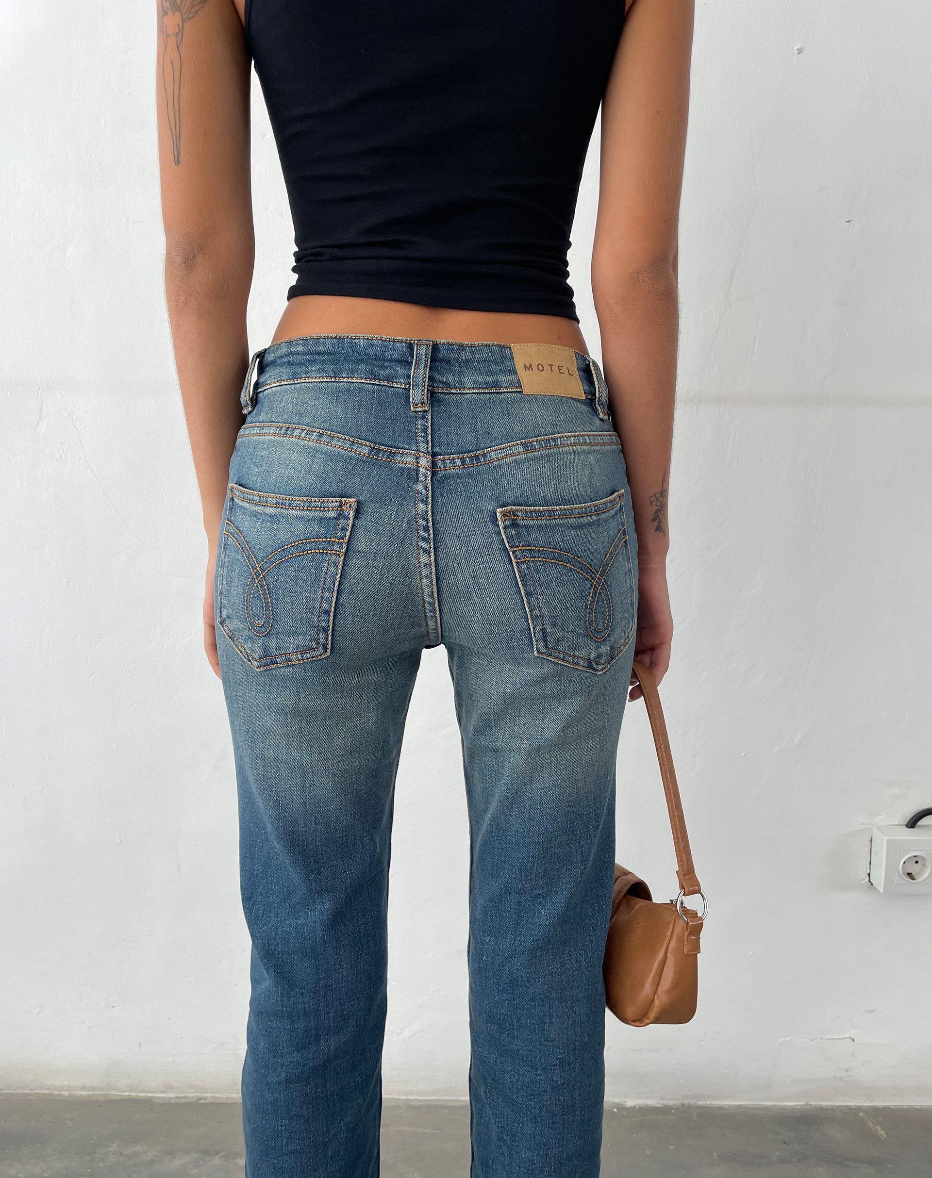 Image de Jeans Bootleg à taille basse en bleu moyen vintage