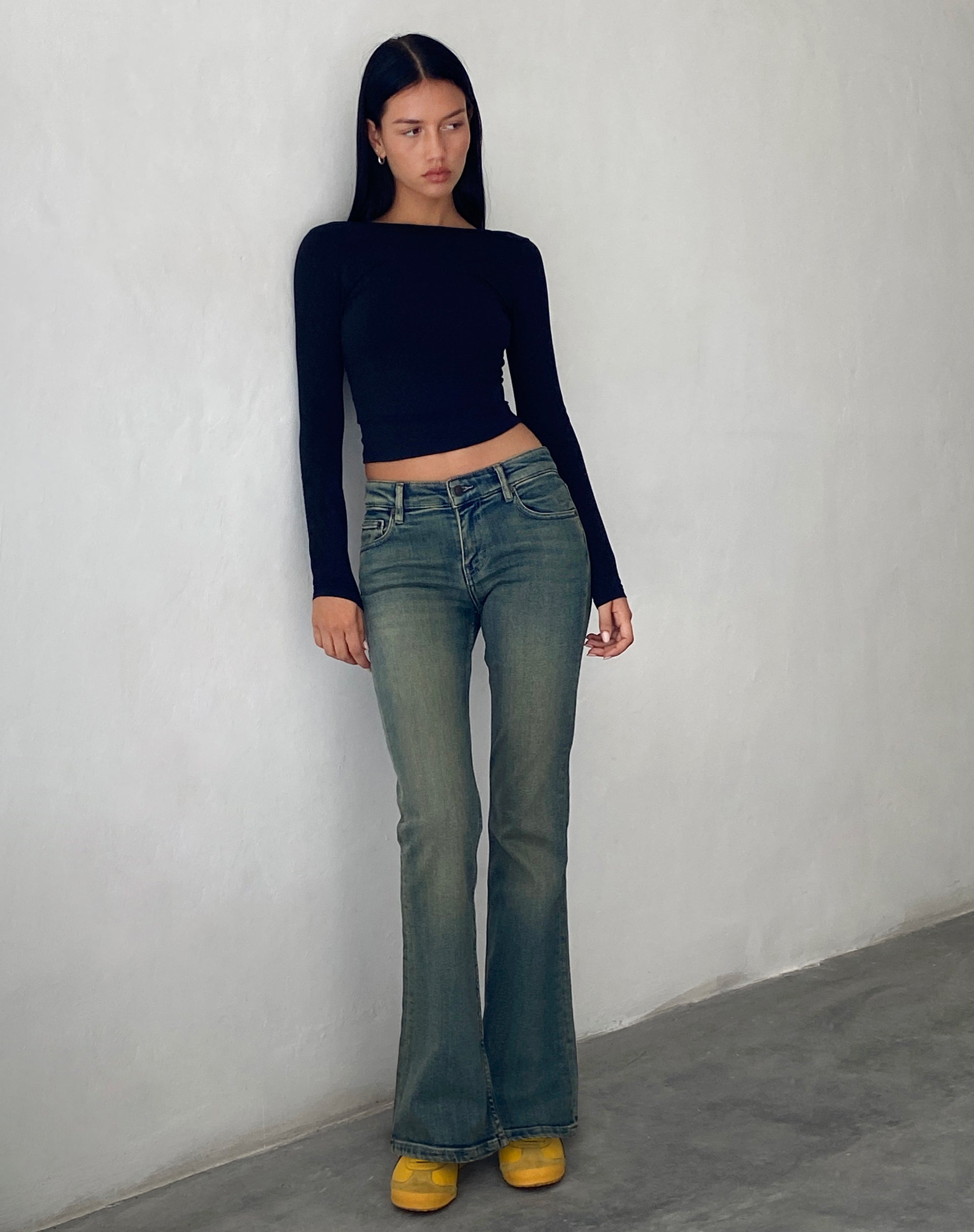 Image de Jeans évasés à taille basse, lavés en vert
