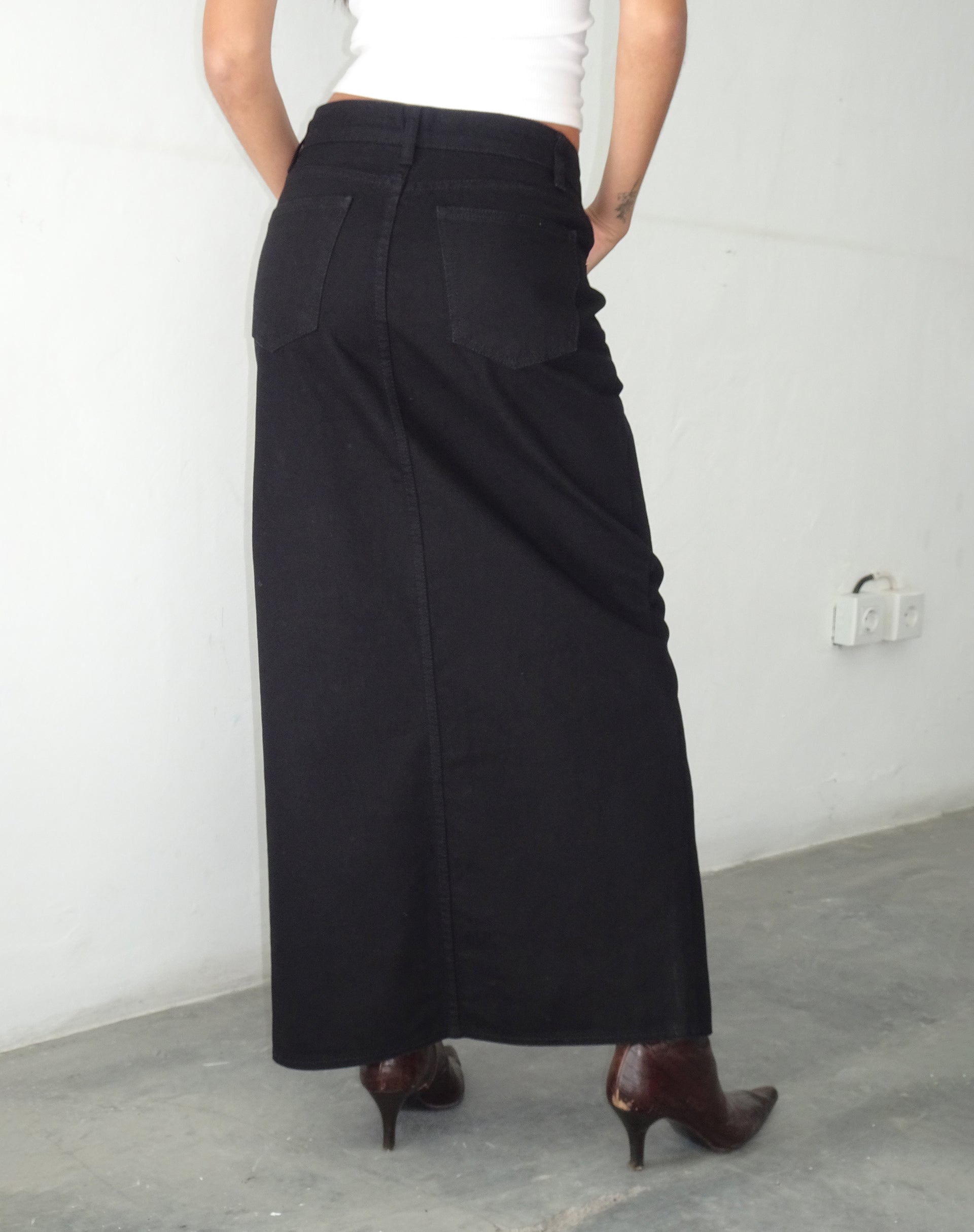 Image de Jupe longue en denim à taille basse, noir rincé