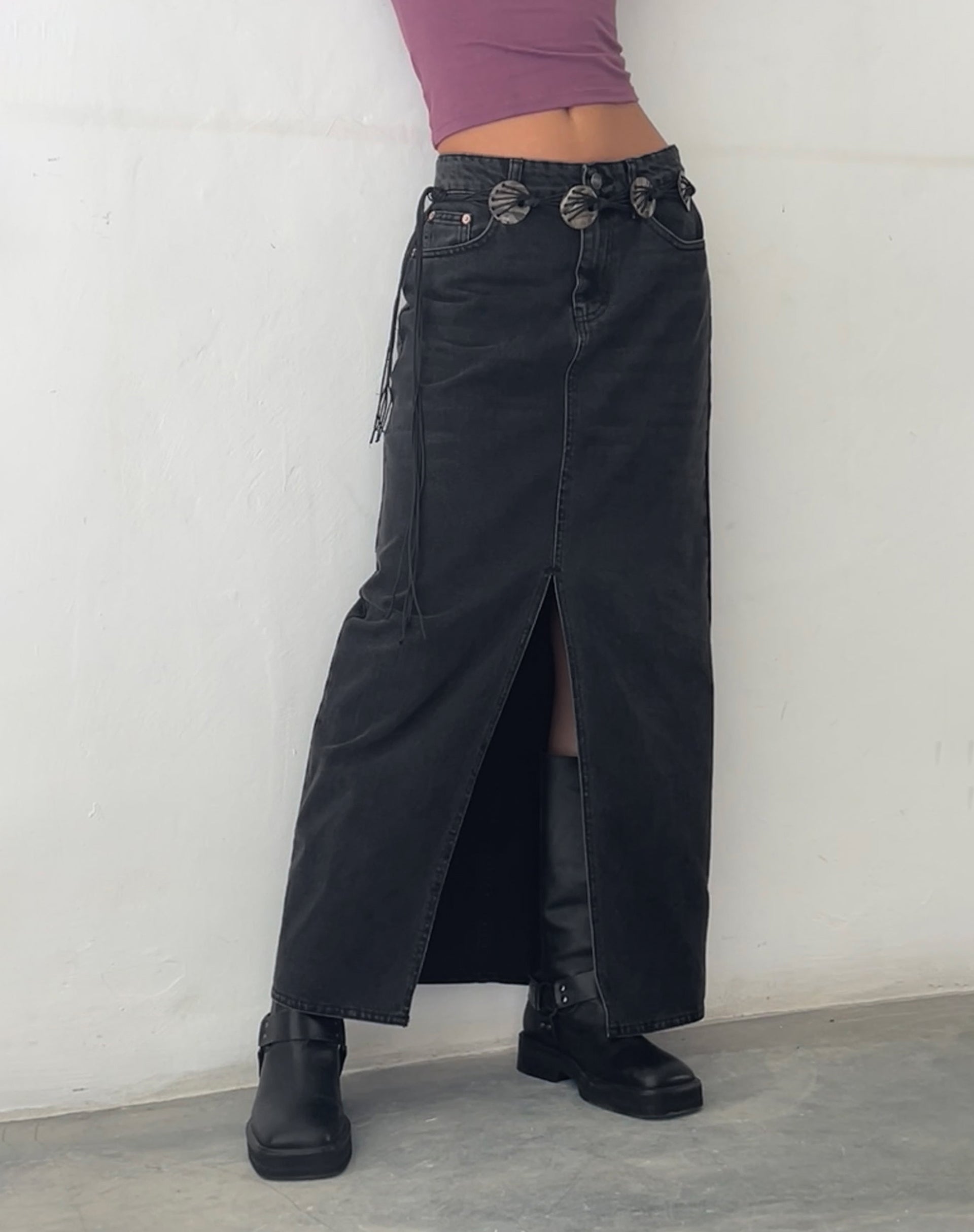 Image de Jupe longue en denim à taille basse en noir vintage