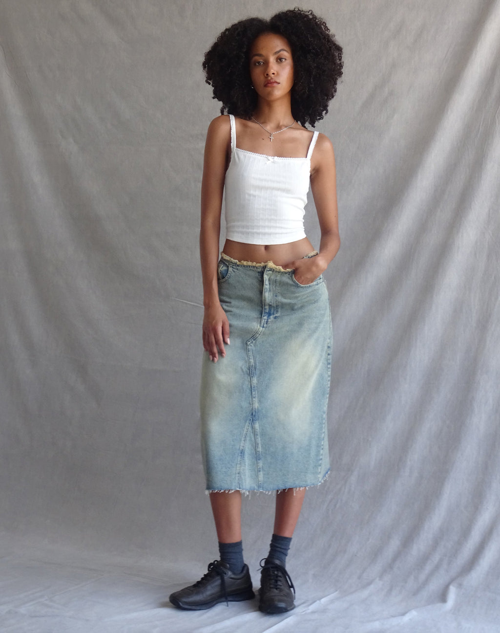 Jupe midi en denim à taille basse, bleu clair sable