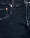 Indigo avec couture contrastée