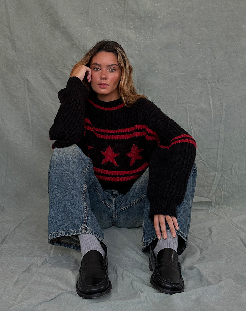Image of Lulees Oversized Jumper in Black with Red Star and Stripes (Pull surdimensionné en noir avec étoile et rayures rouges)