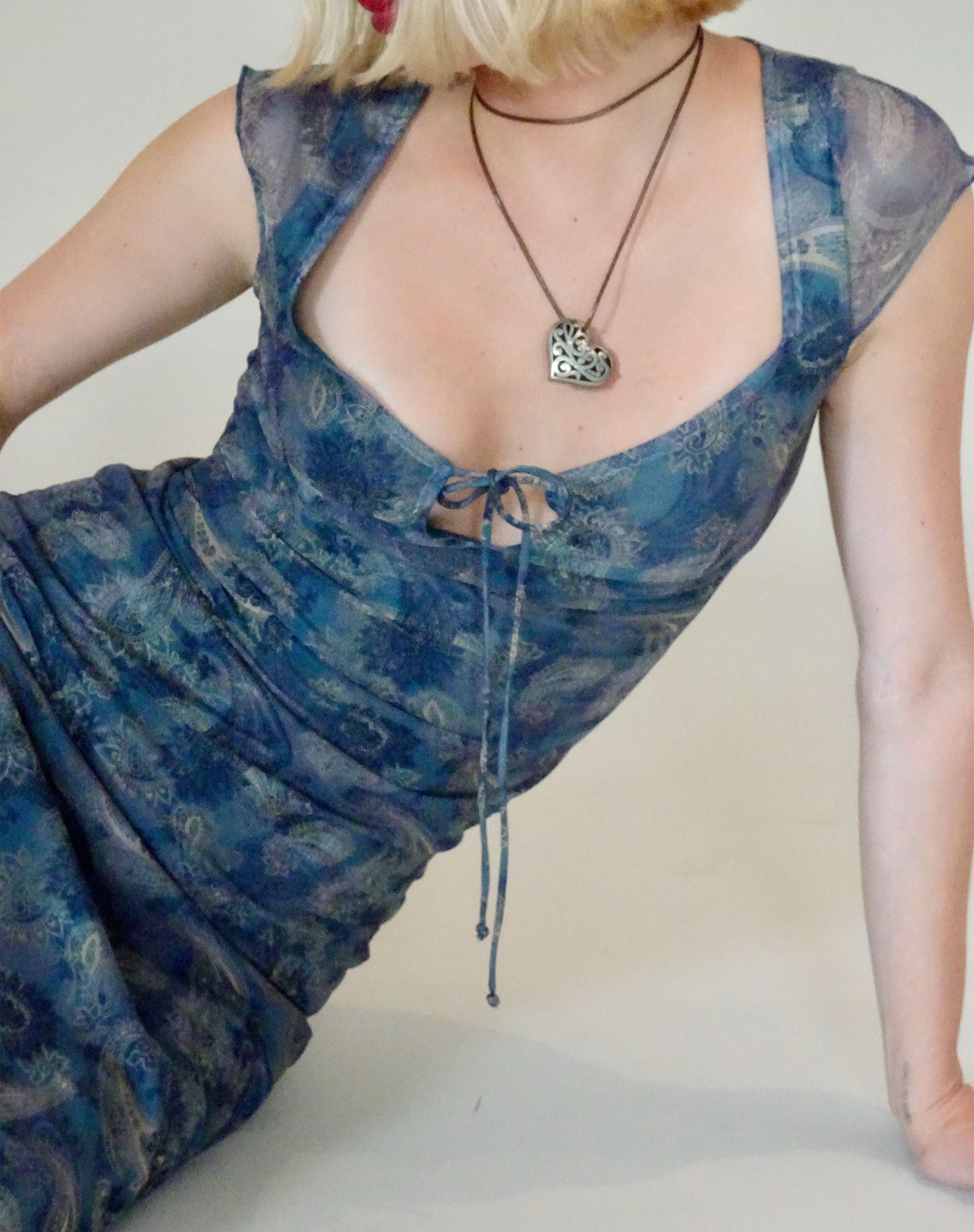 image de Lunama Mesh Midi Dress in Tonal Blue Paisley