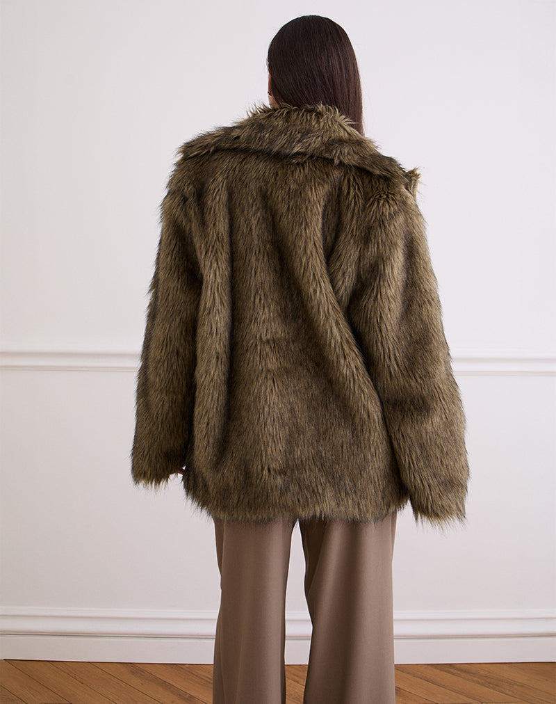 Image de la veste Lupita en fausse fourrure longue marron