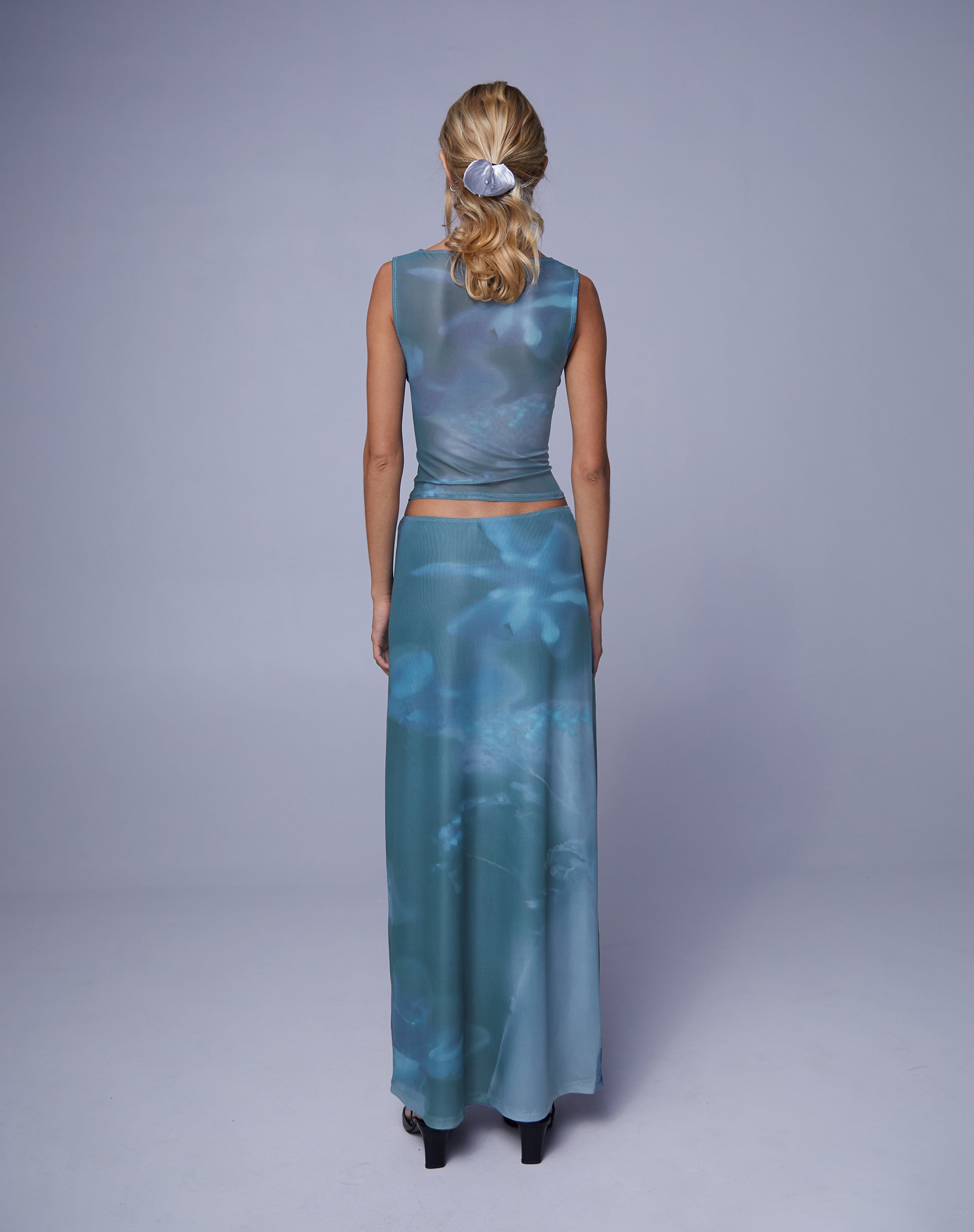 Image de Nola Maxi Skirt in Lumen Floral Blue