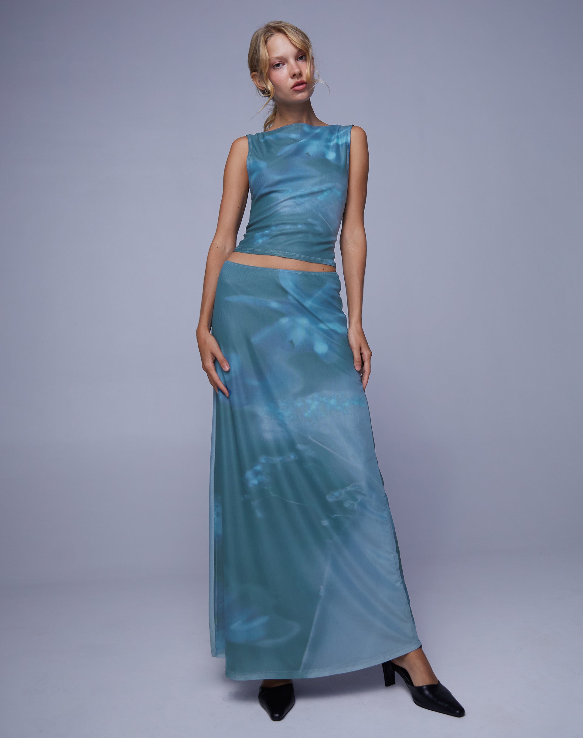 Image de Nola Maxi Skirt in Lumen Floral Blue