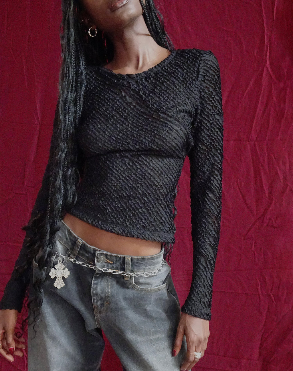 Maya Long Sleeve Top in Textured Black (Top à manches longues Maya en noir texturé)