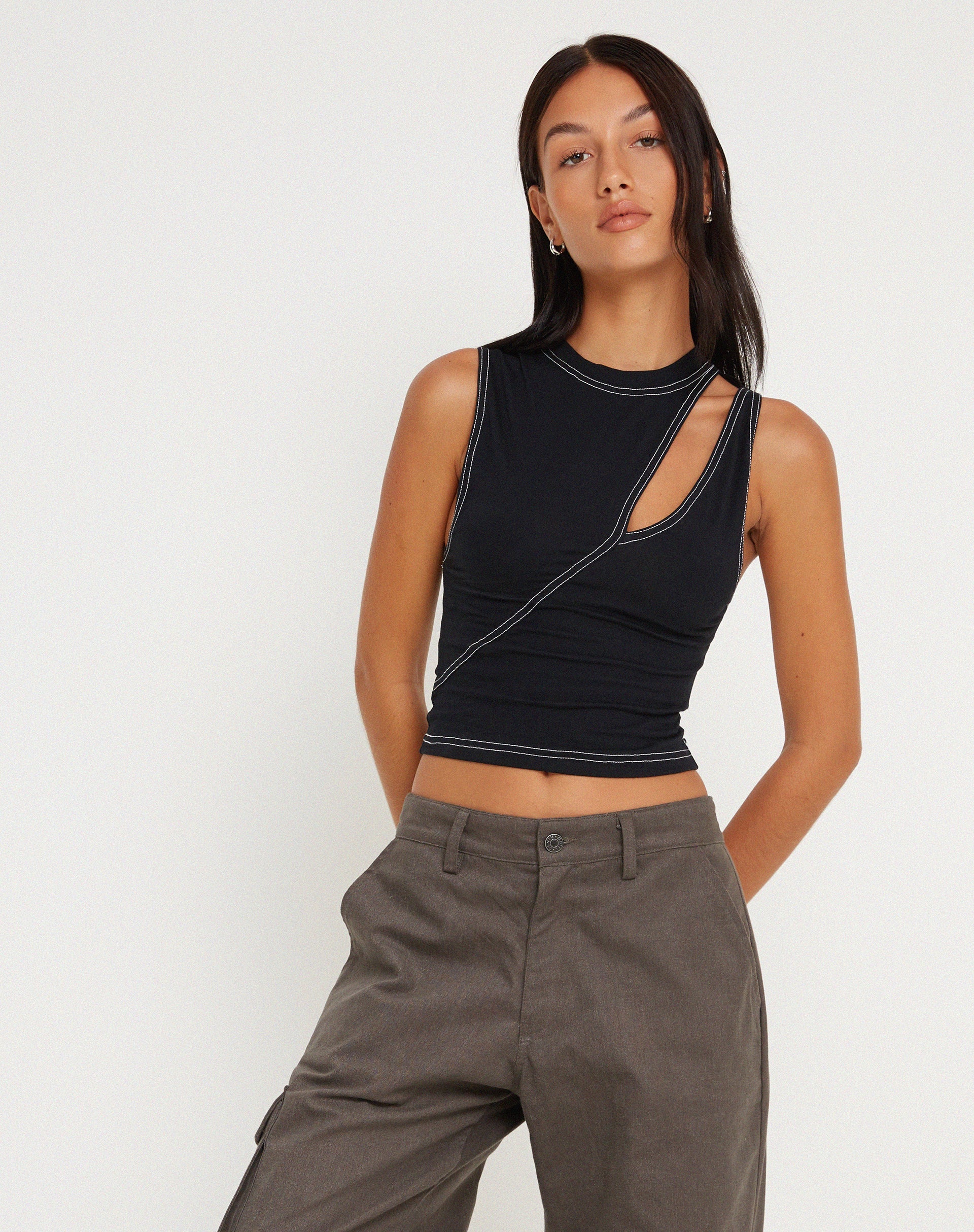image de Min Cutout Crop Top in Black