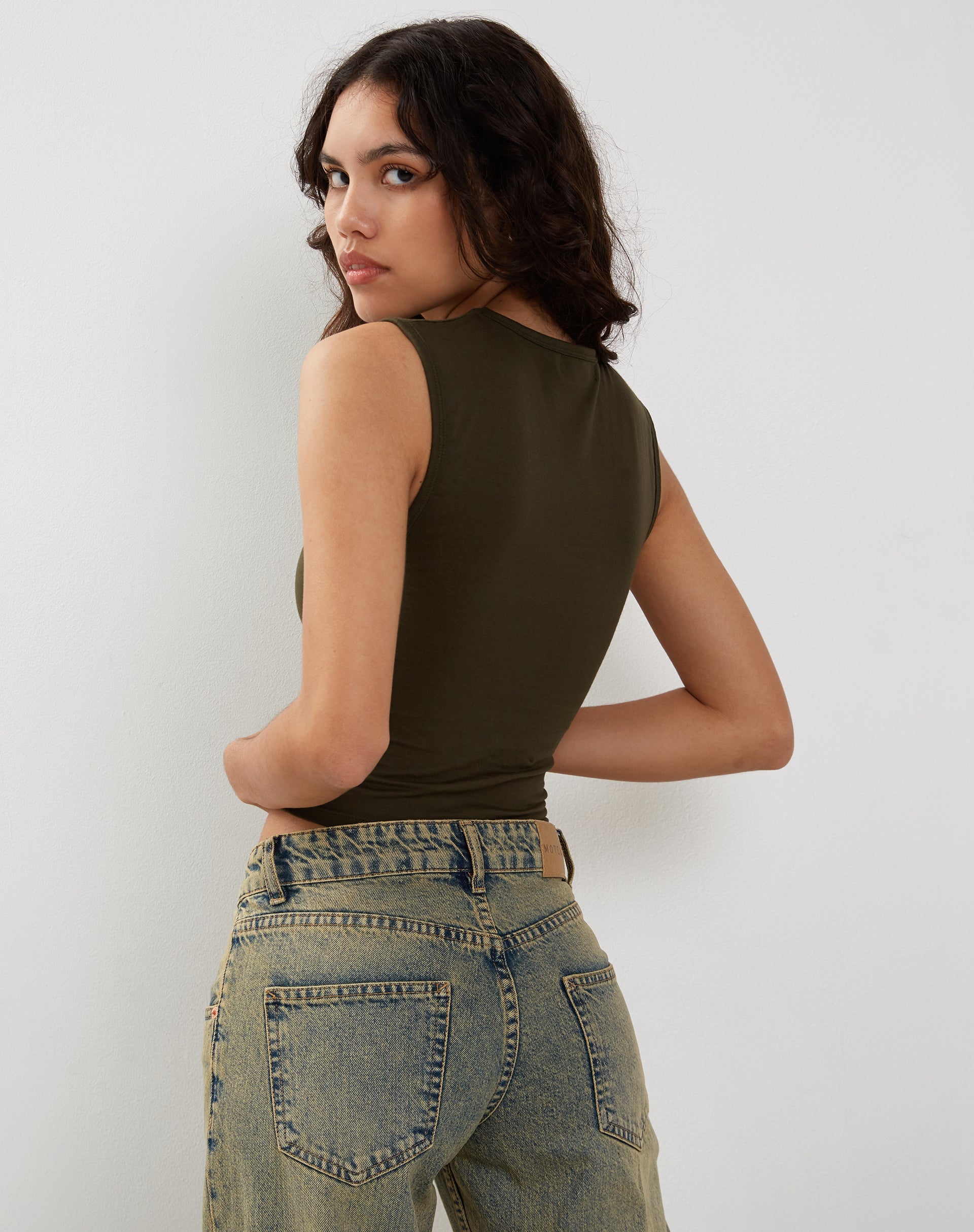 Image de Monlo Vest Top in Olive