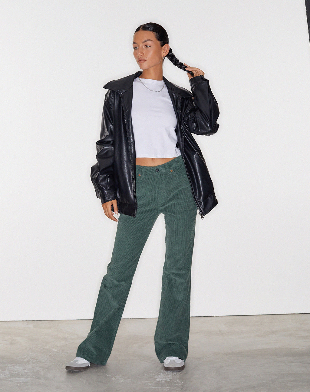 MOTEL X OLIVIA NEILL Jeans Bootleg en vert cordon
