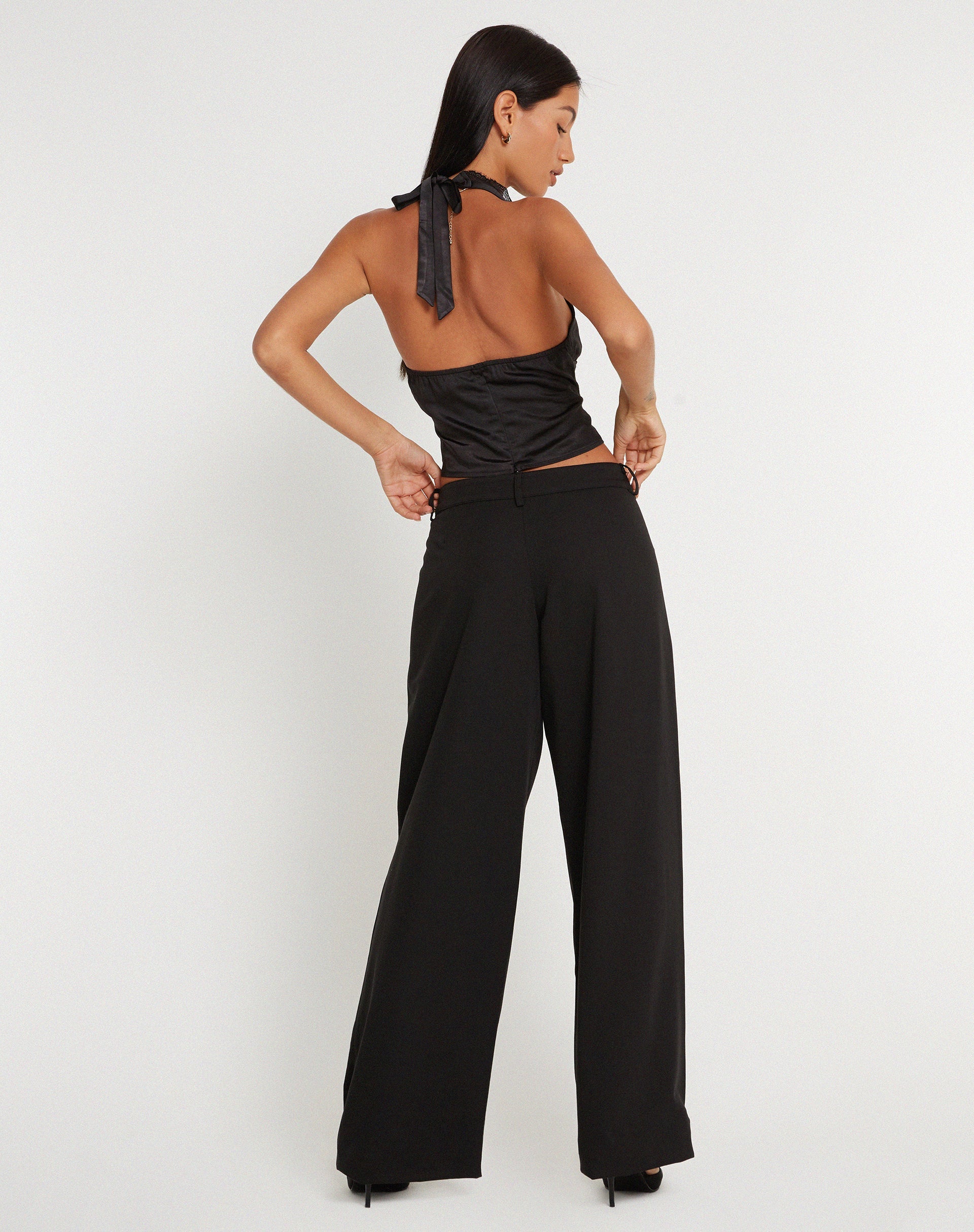 Image de Mutsuki Halterneck Top in Satin Black