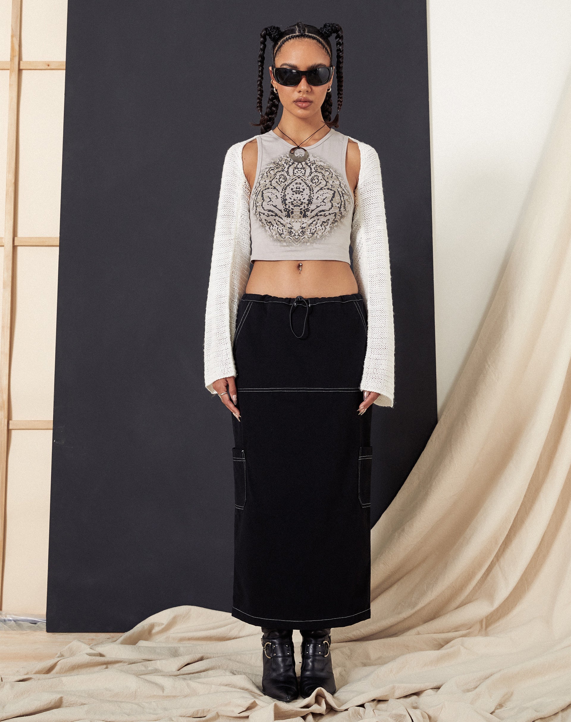 Image de Swari Midi Cargo Skirt in Black