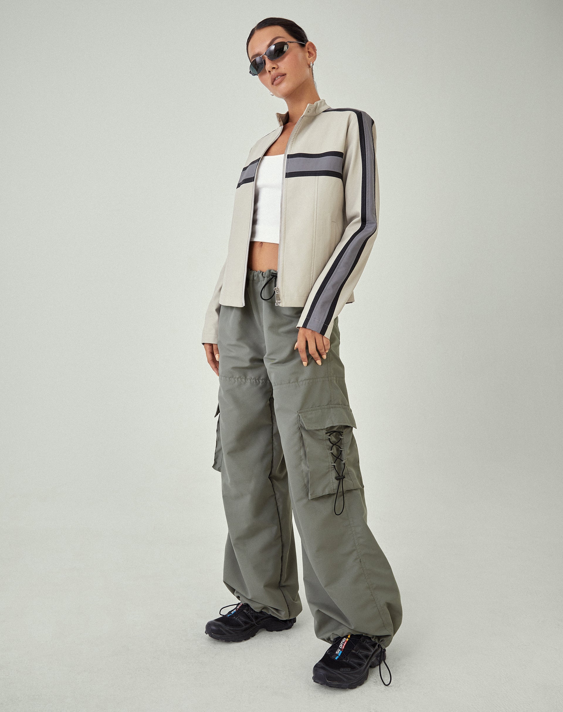 Image de marque de MOTEL X JACQUIE Fabio Pantalon cargo à jambes larges en gris