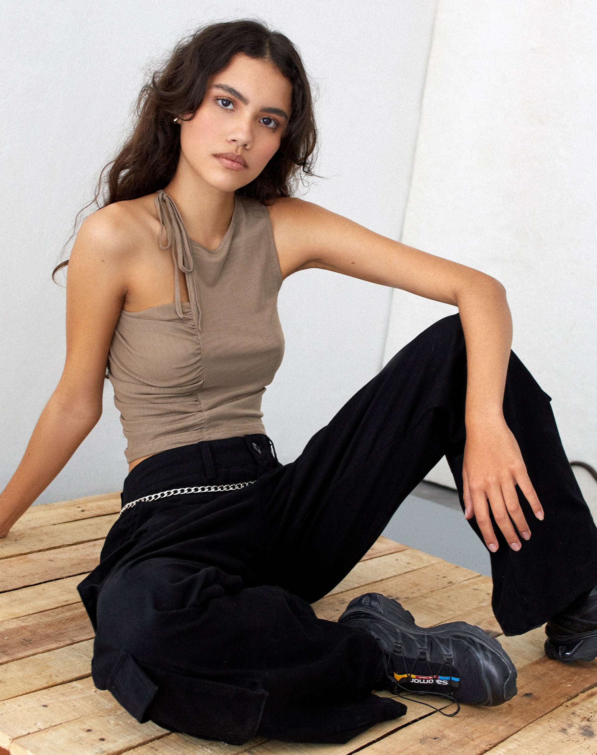 Image de MOTEL X JACQUIE Sonja Crop Top in Oatmeal