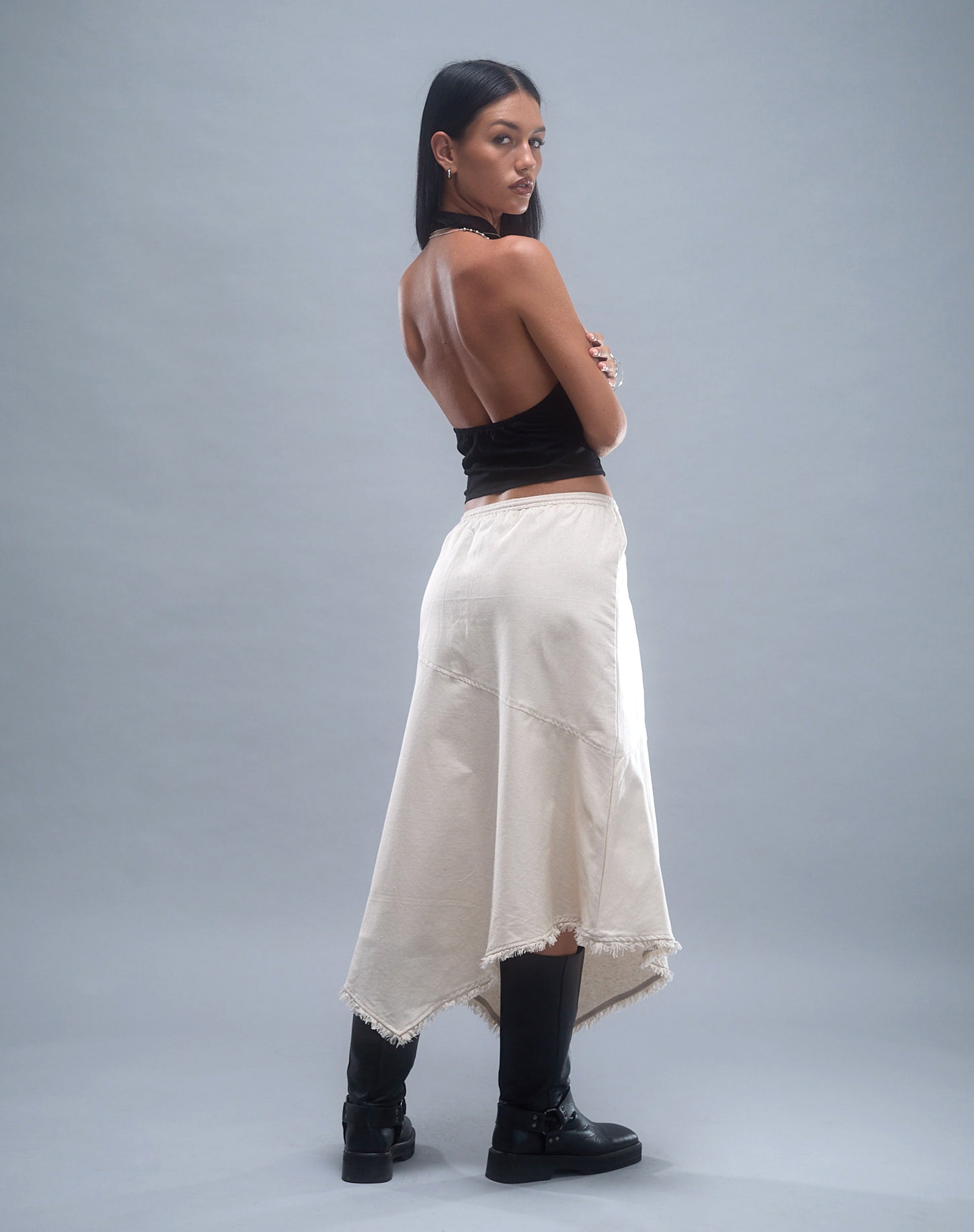 Image de la jupe midi asymétrique Yvaine, écru
