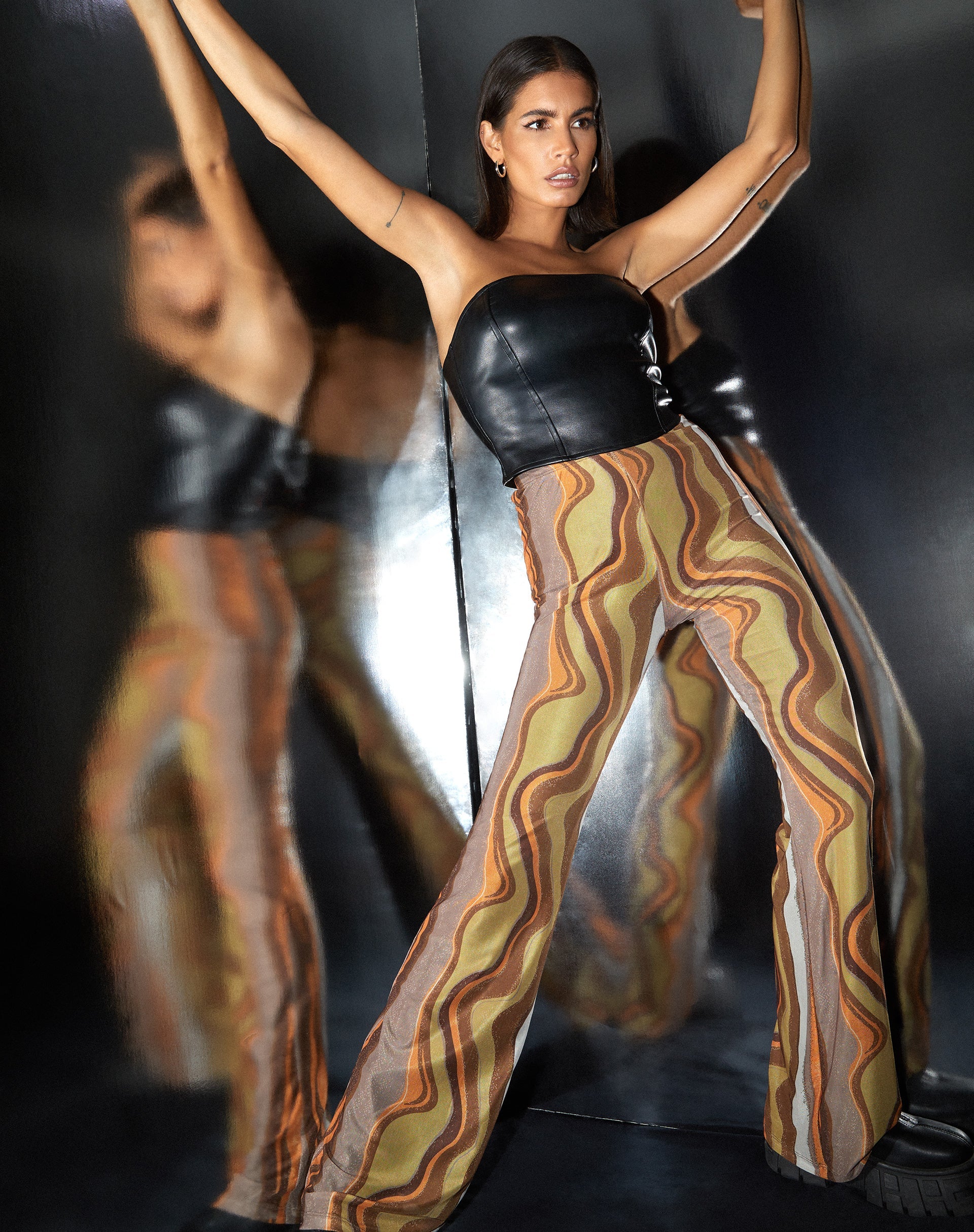 Image de MOTEL X IRIS Pantalon Herly Flare en dégradé de terre