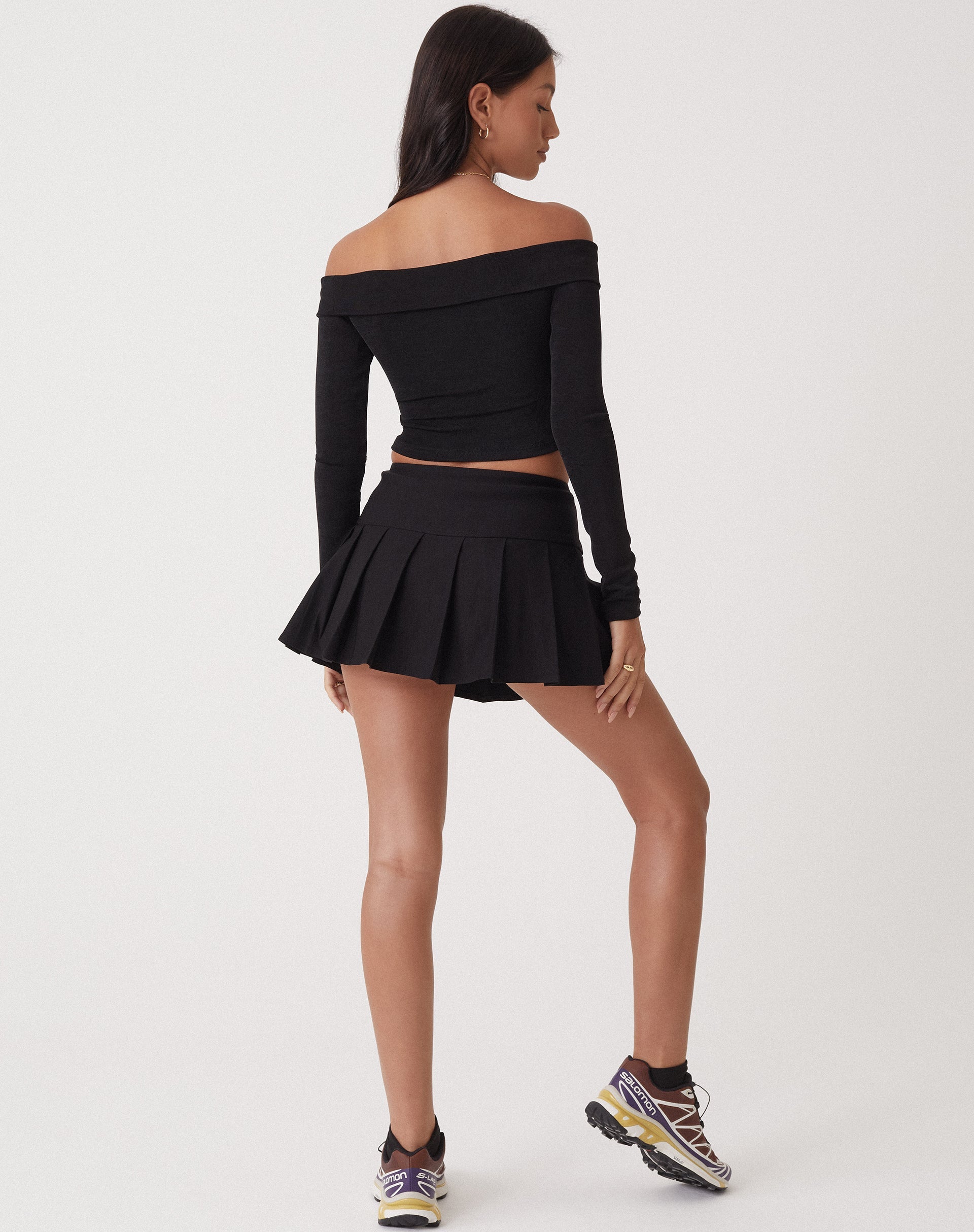 Image de MOTEL X OLIVIA NEILL Jupe plissée Casini en tailleur noir