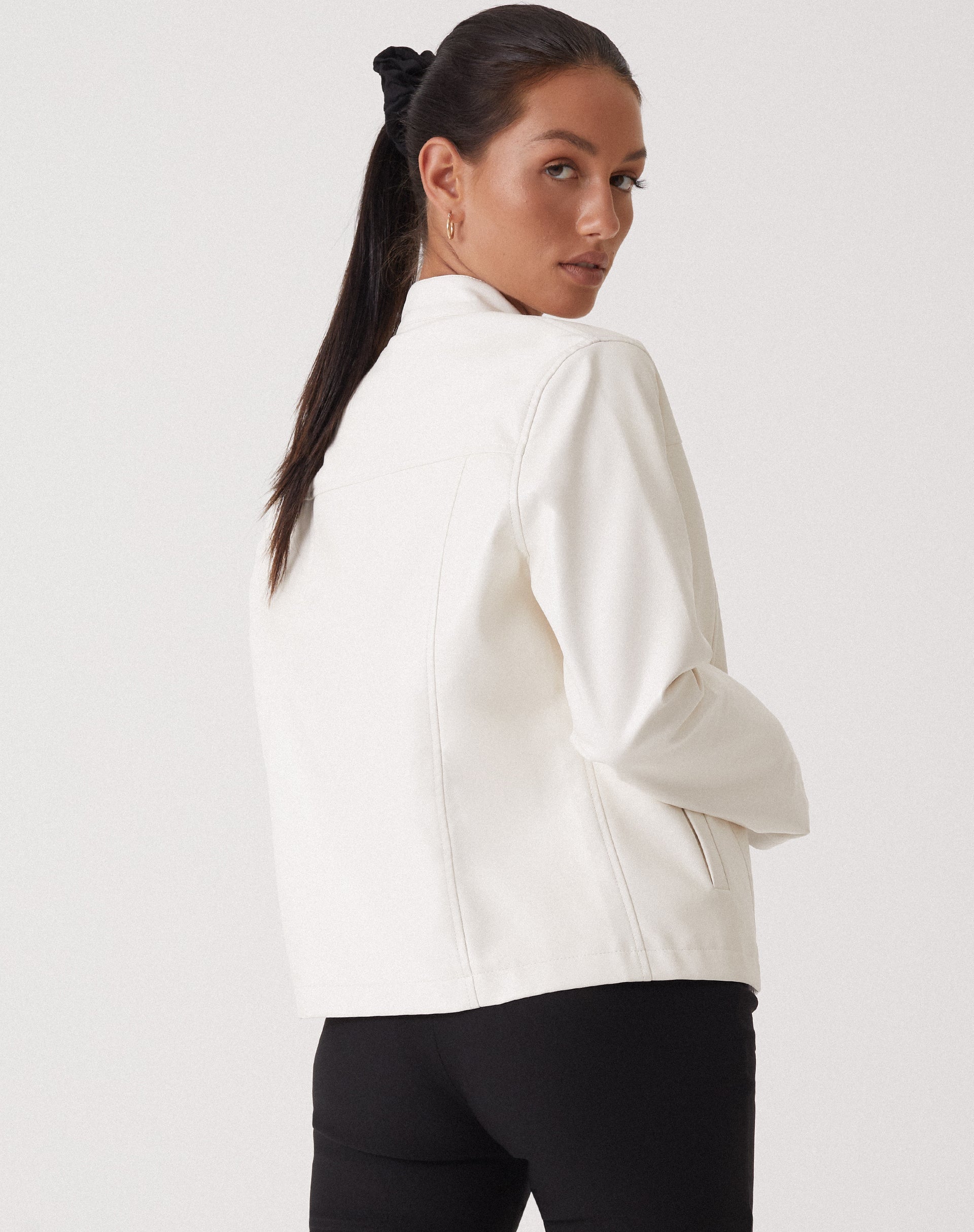 Image de MOTEL X OLIVIA NEILL Veste Olivia en PU blanc