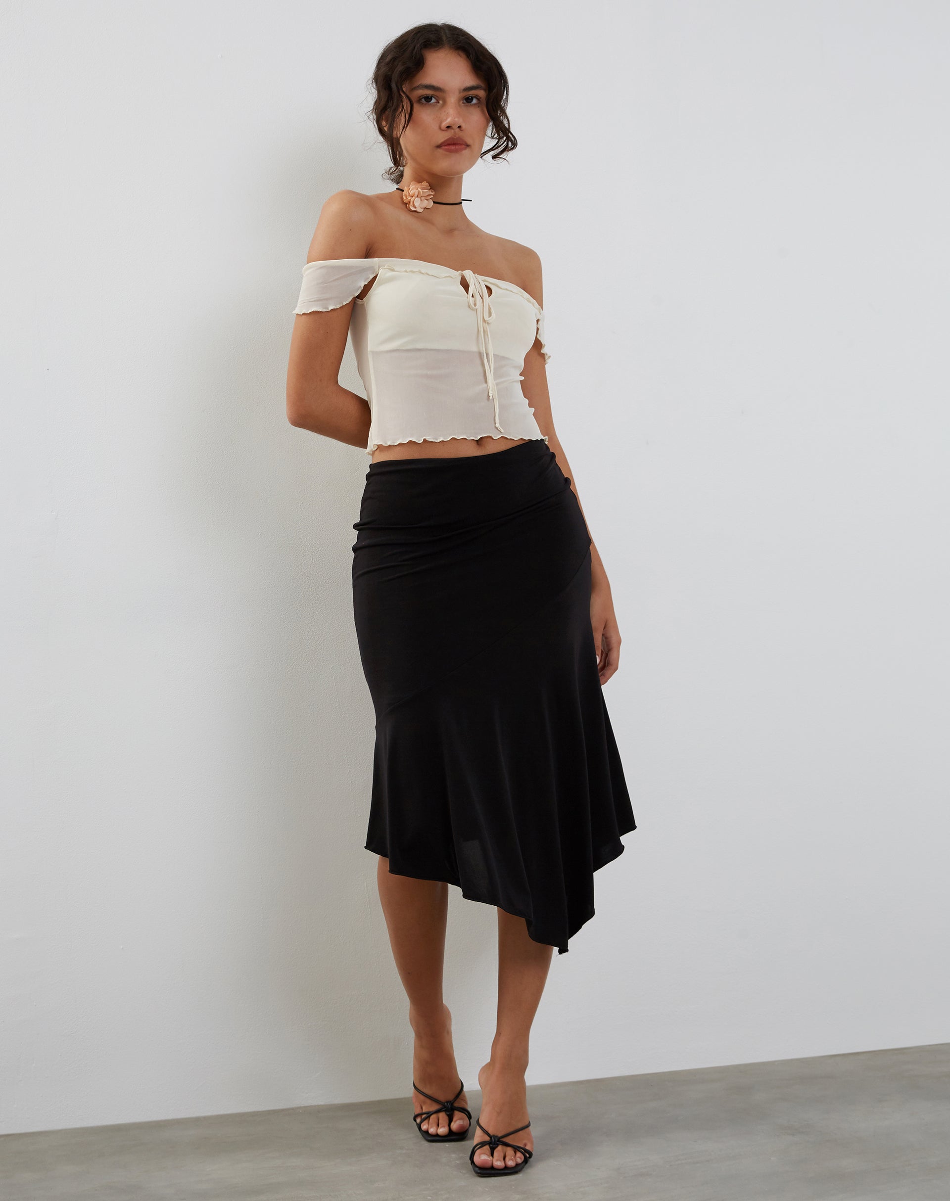 Image de Nabil Bardot Top in Mesh Cream