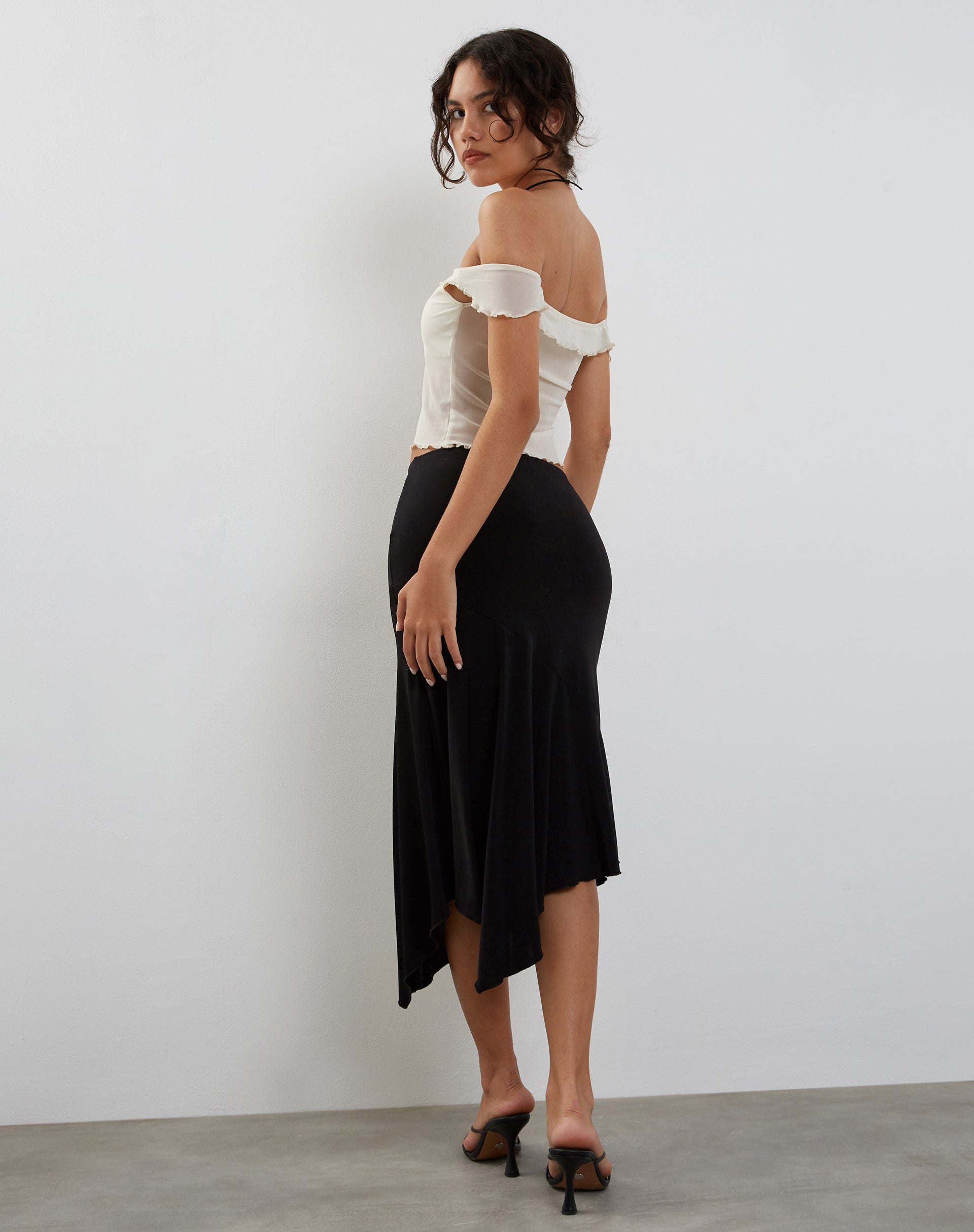 Image de Nabil Bardot Top in Mesh Cream