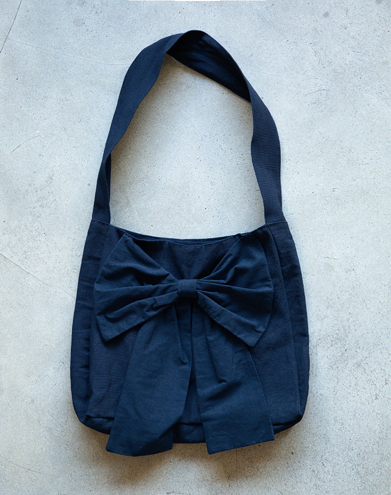 Image du sac Nagi en marine avec nœud en marine