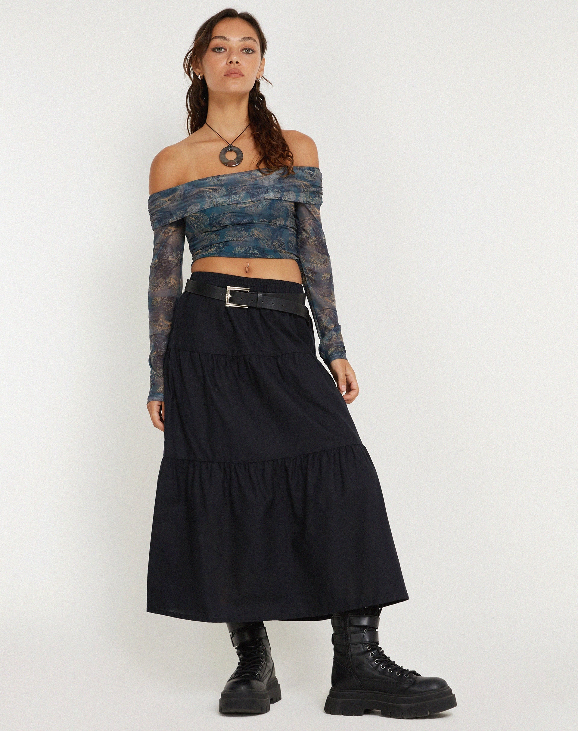 IMAGE DE Nagini Long Sleeve bardot Top in Blue Paisley