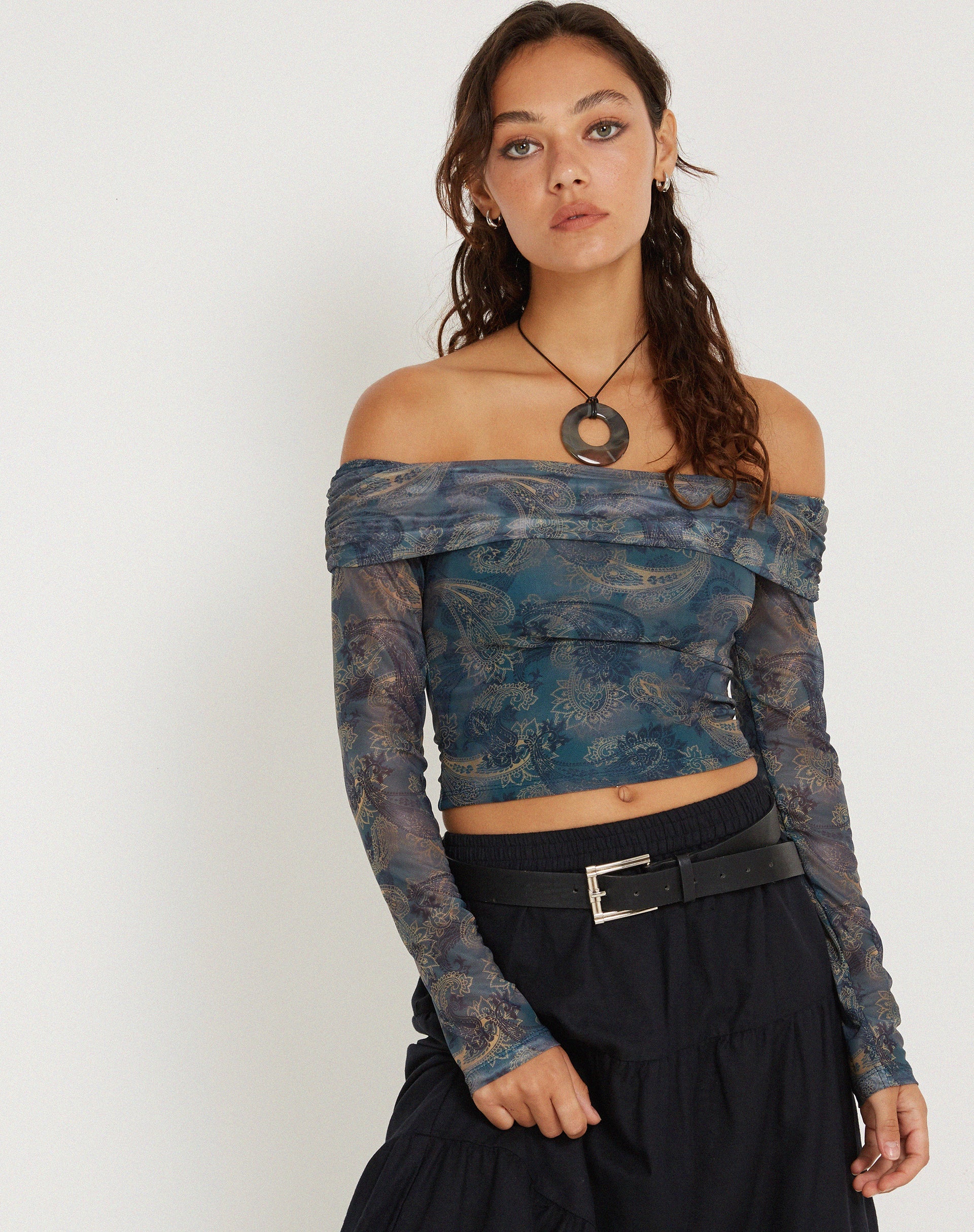 IMAGE DE Nagini Long Sleeve bardot Top in Blue Paisley