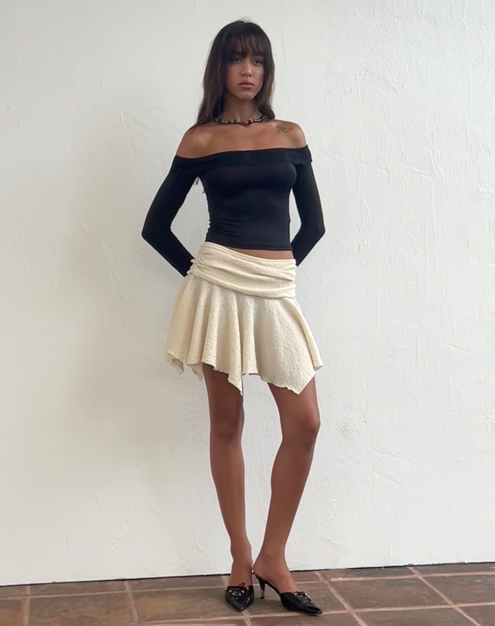 Image de Nagita Slinky Long Sleeve Bardot Top in Black