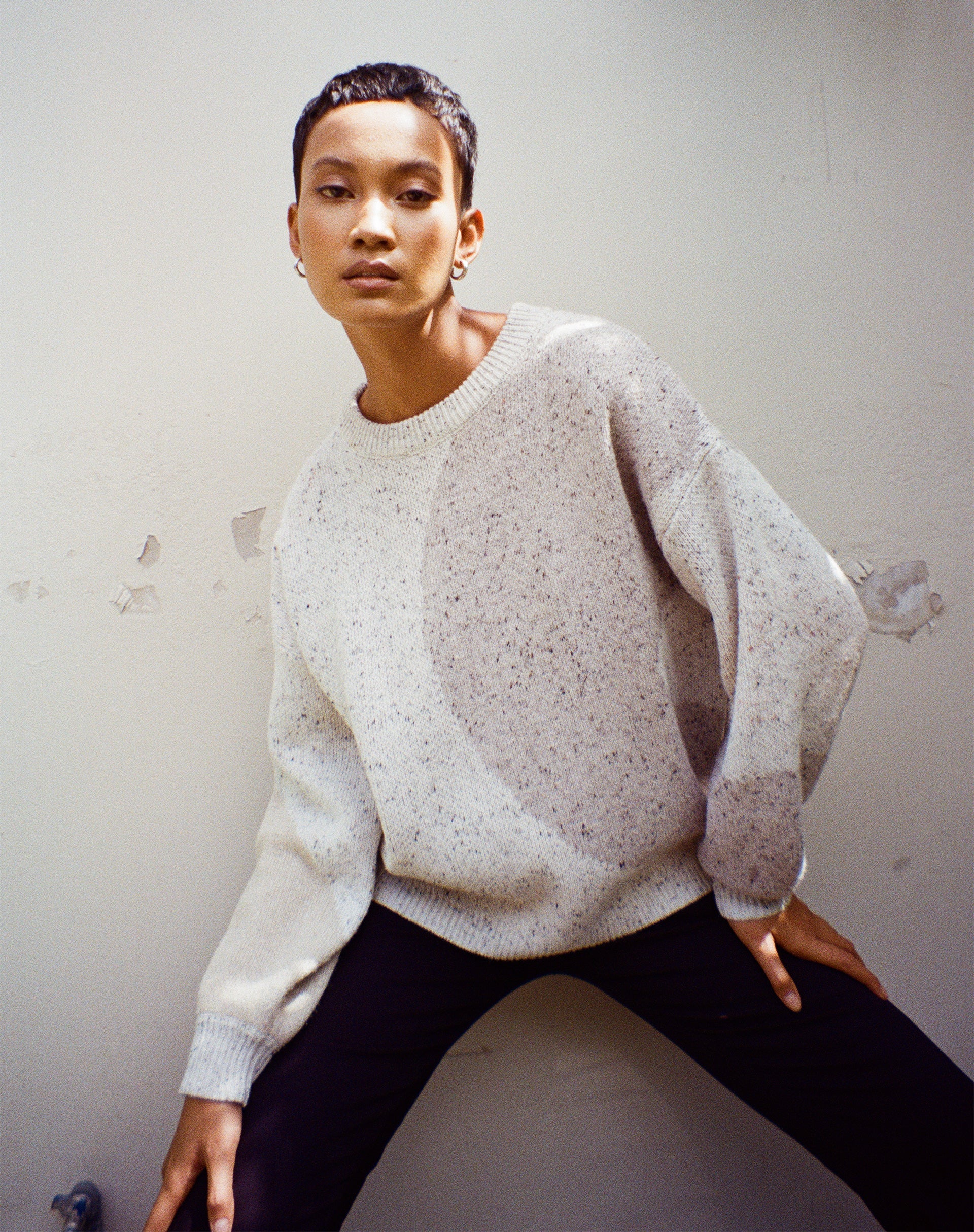 image de Namari Jumper in Abstract Splodge Beige, Purple and Olive