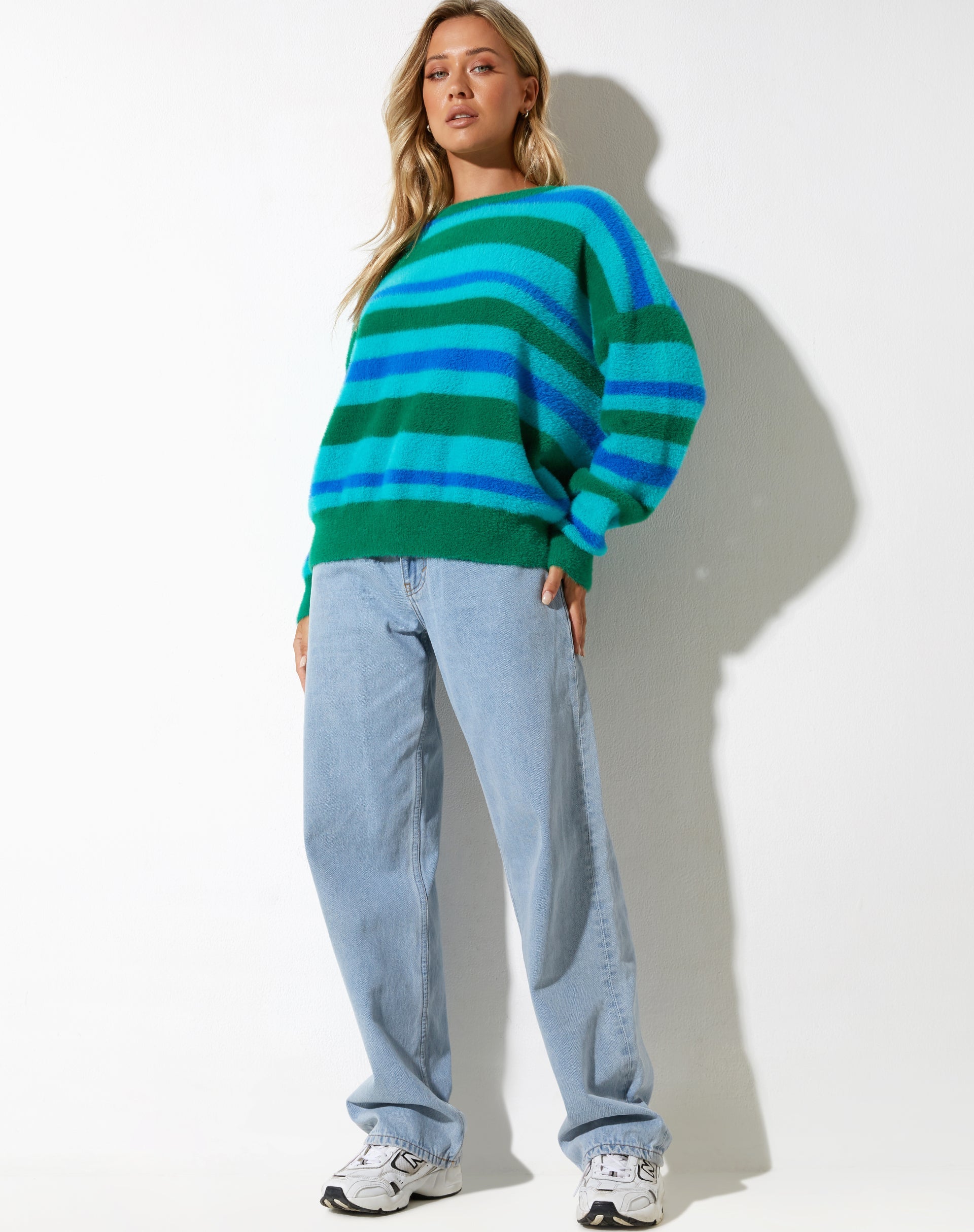 image de Namari Jumper in Fluffy Yarn Turquoise